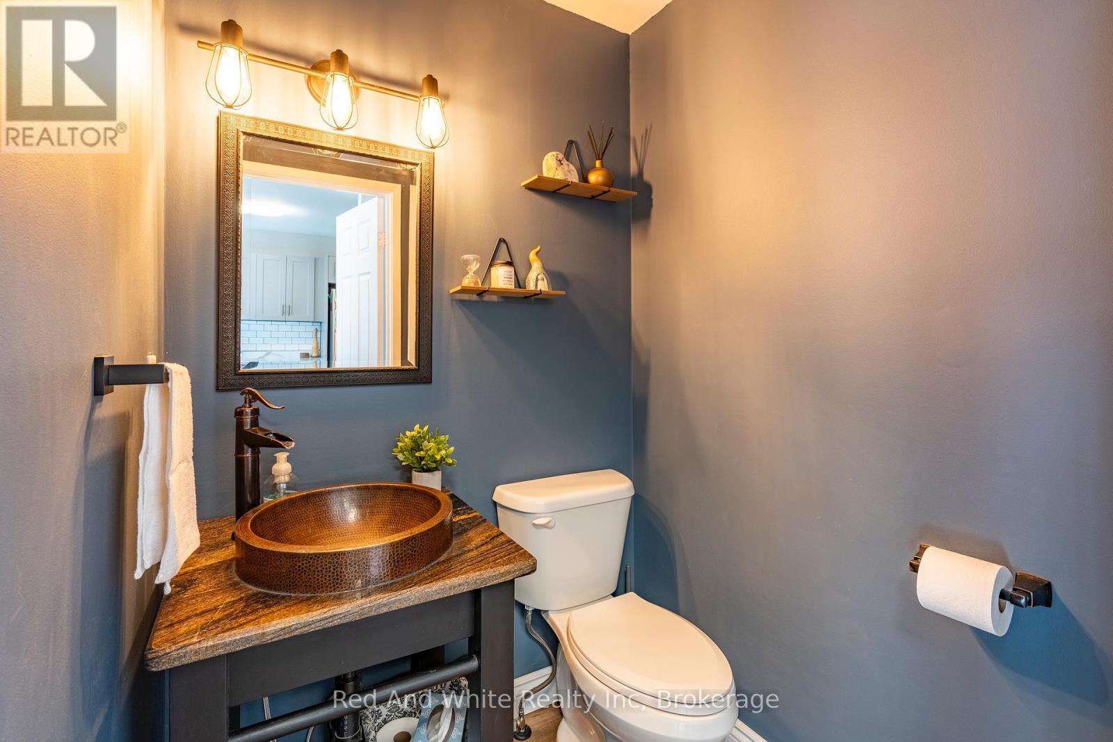 3 - 255 Northlake Drive, Waterloo, Ontario  N2V 1Z2 - Photo 13 - X12442100