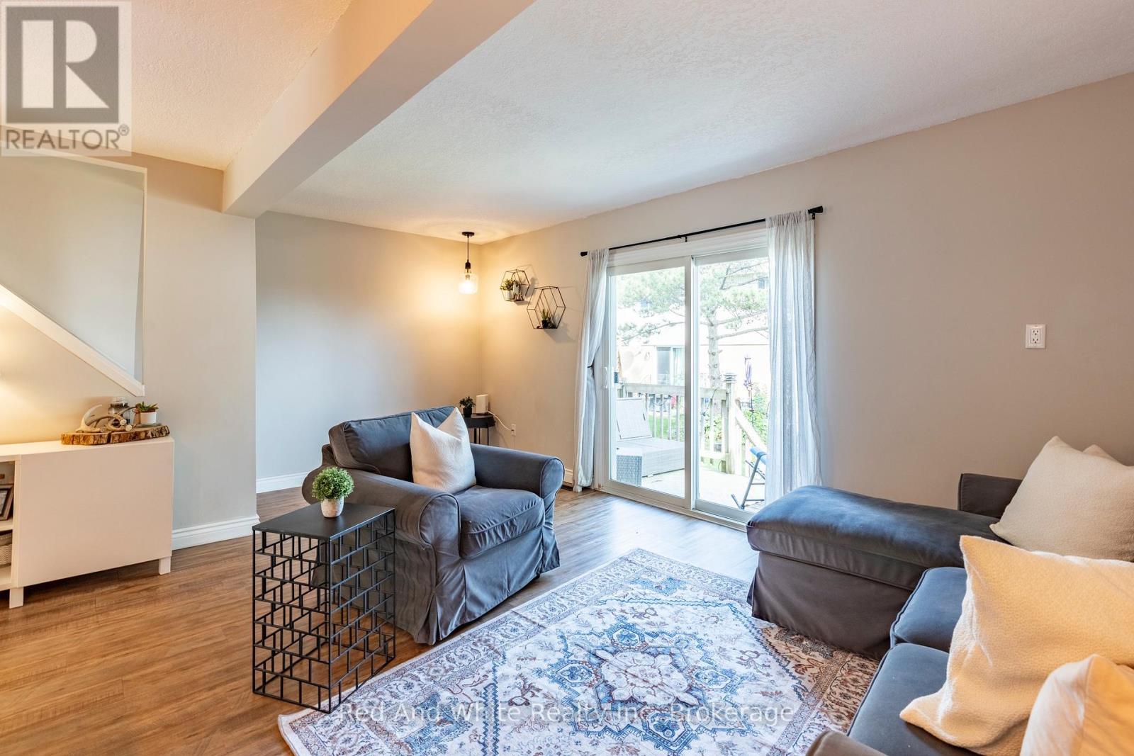 3 - 255 Northlake Drive, Waterloo, Ontario  N2V 1Z2 - Photo 9 - X12442100