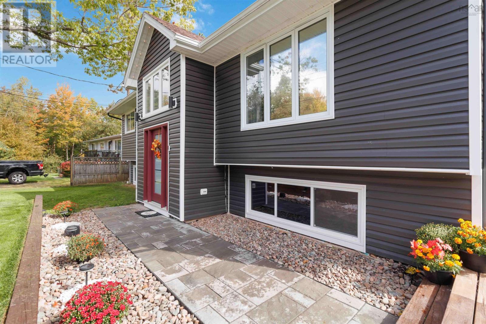 Property at 49 Madeline Avenue image 3