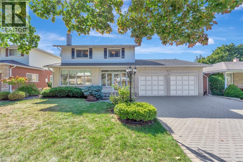 73 CHAMPLAIN Crescent, Kitchener, Ontario