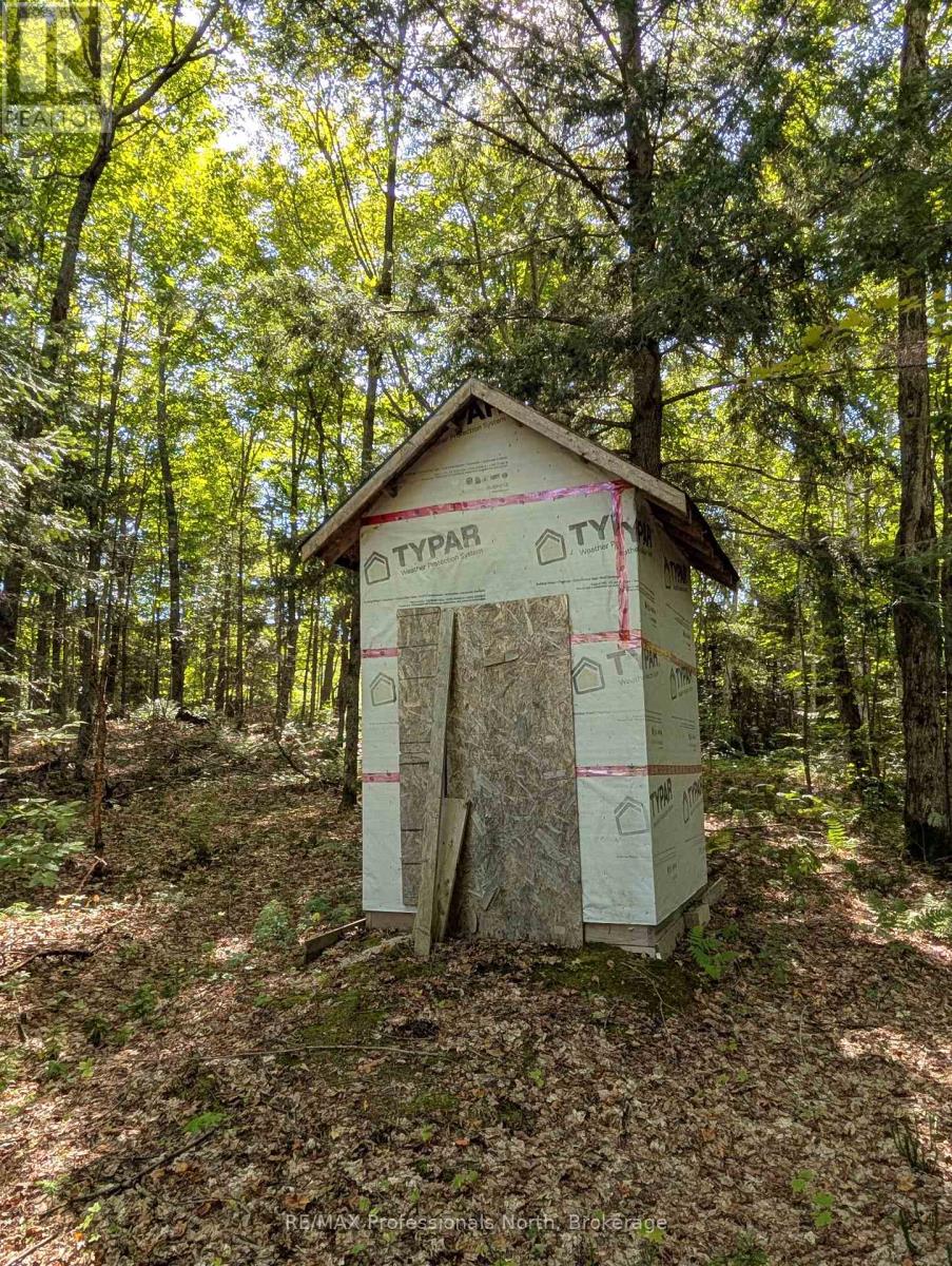 611 Bray Lake Road, Machar, Ontario  P0A 1X0 - Photo 6 - X12442109