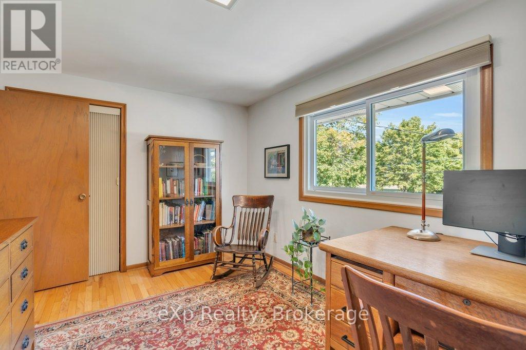 18 Colborn Street, Guelph, Ontario  N1G 2M5 - Photo 20 - X12442113