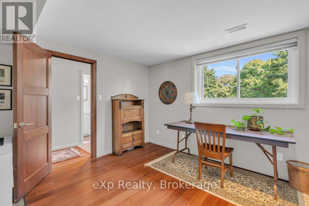 18 Colborn Street, Guelph, Ontario  N1G 2M5 - Photo 28 - X12442113