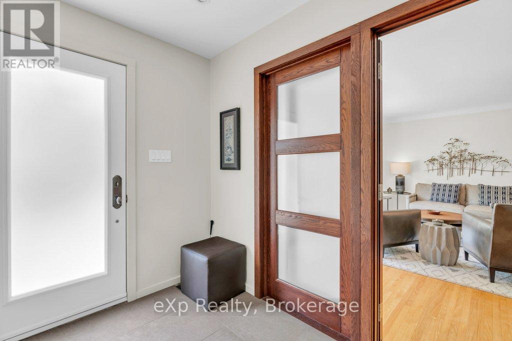 18 Colborn Street, Guelph, Ontario  N1G 2M5 - Photo 3 - X12442113