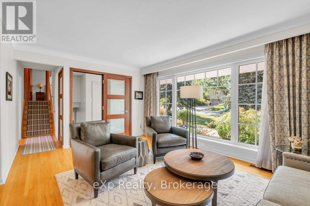 18 Colborn Street, Guelph, Ontario  N1G 2M5 - Photo 4 - X12442113