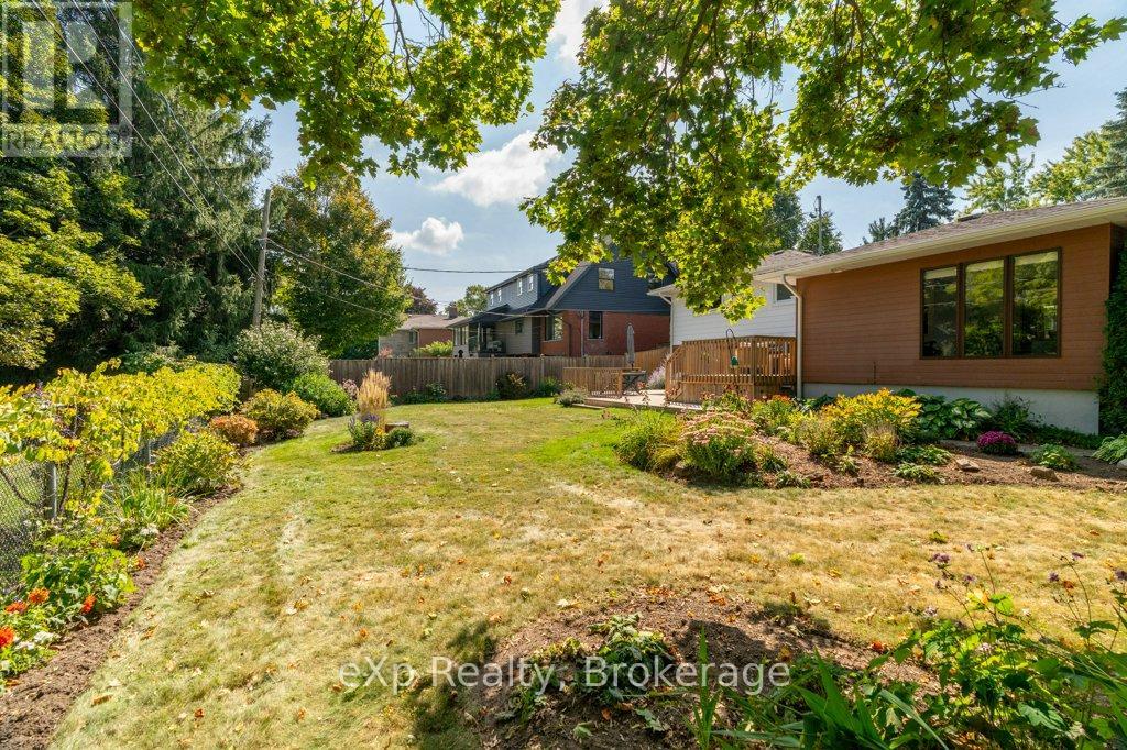 18 Colborn Street, Guelph, Ontario  N1G 2M5 - Photo 44 - X12442113