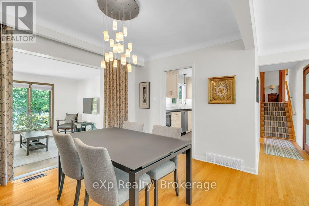18 Colborn Street, Guelph, Ontario  N1G 2M5 - Photo 8 - X12442113