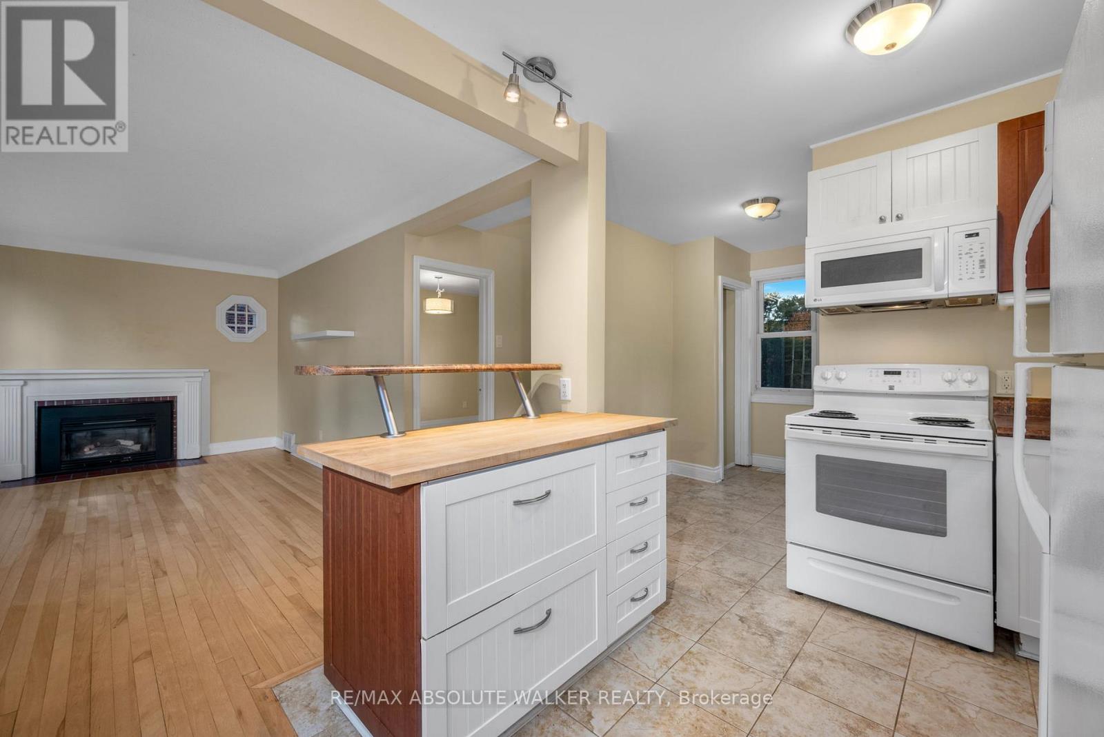 899 Maplewood Avenue, Ottawa, Ontario  K2B 5V6 - Photo 11 - X12418364