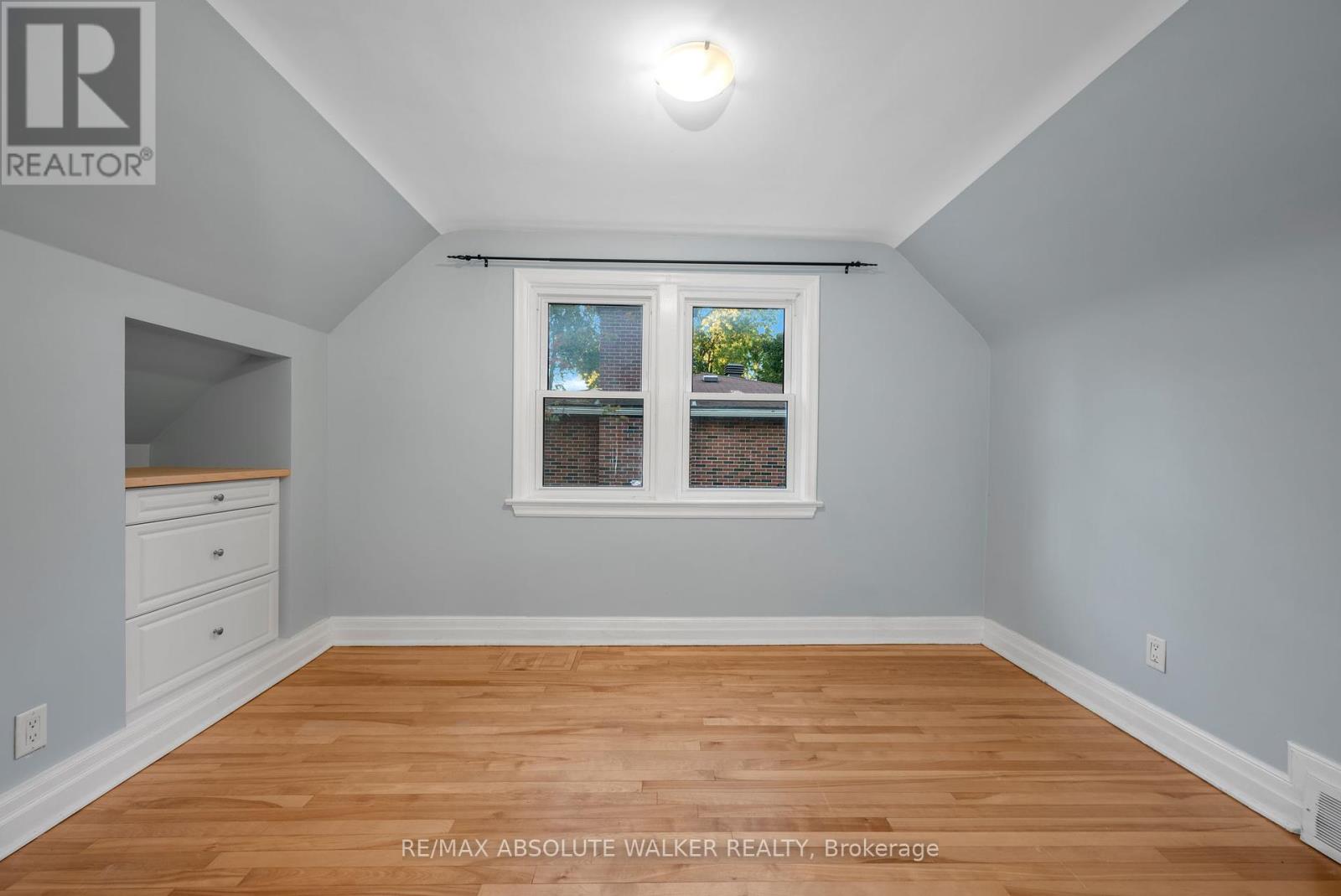 899 Maplewood Avenue, Ottawa, Ontario  K2B 5V6 - Photo 17 - X12418364