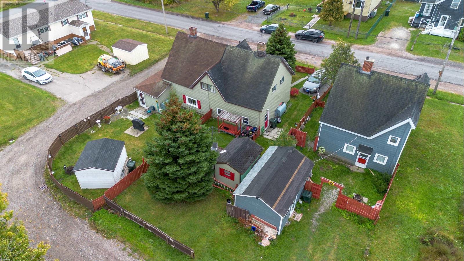 133 Dorchester Street, Glace Bay, Nova Scotia  B1A 3P2 - Photo 3 - 202524962