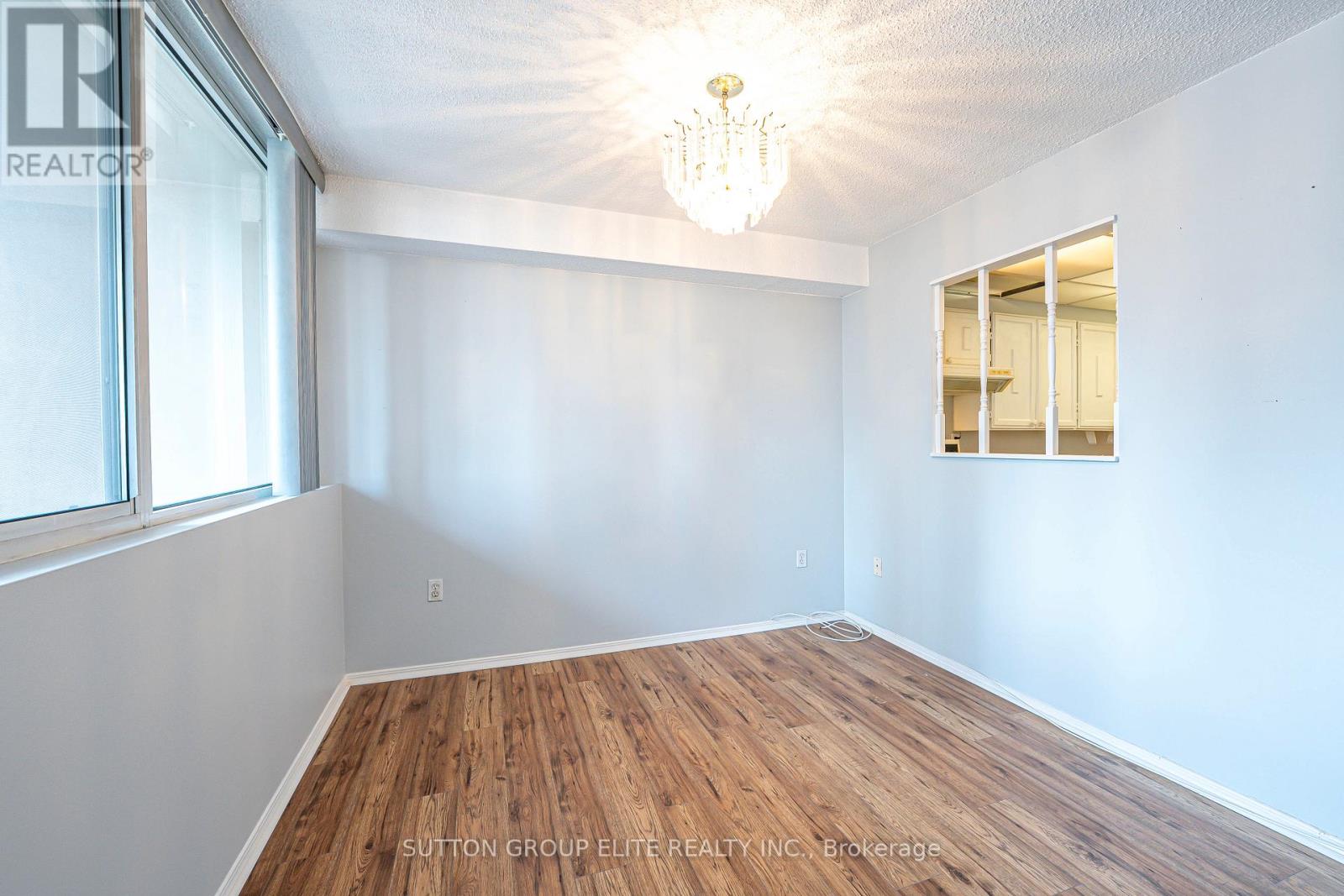 1203 - 3590 Kaneff Crescent, Mississauga, Ontario  L5A 3X3 - Photo 4 - W12286533
