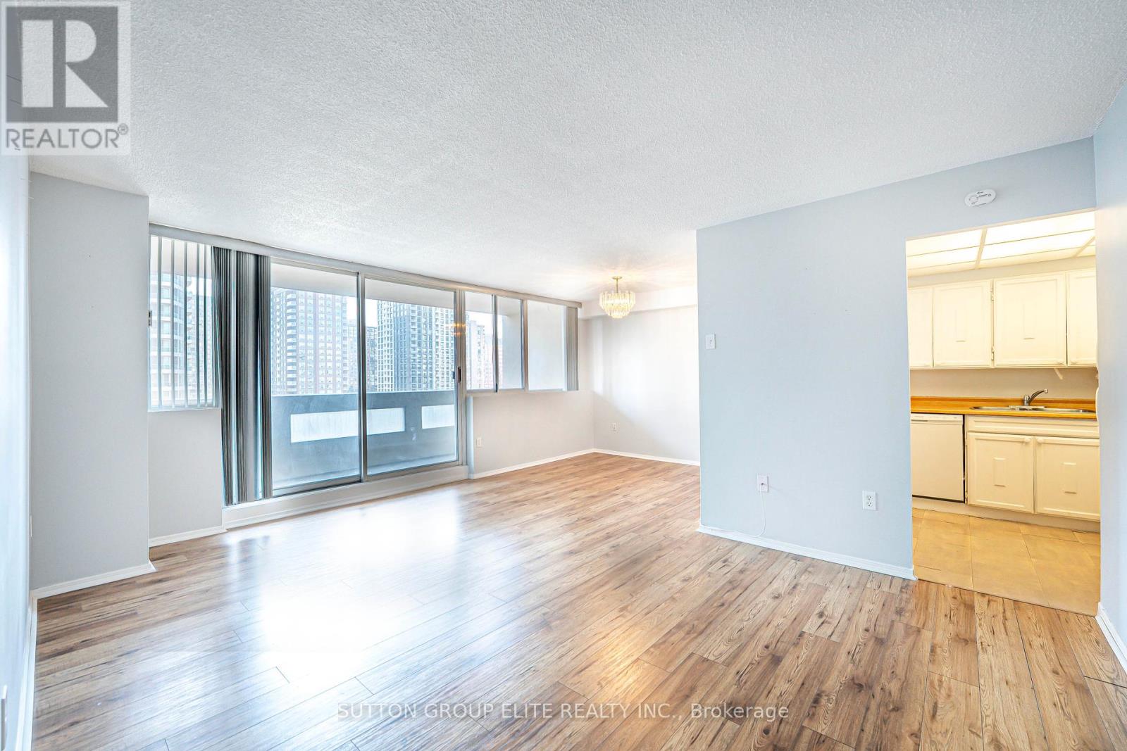 1203 - 3590 Kaneff Crescent, Mississauga, Ontario  L5A 3X3 - Photo 6 - W12286533