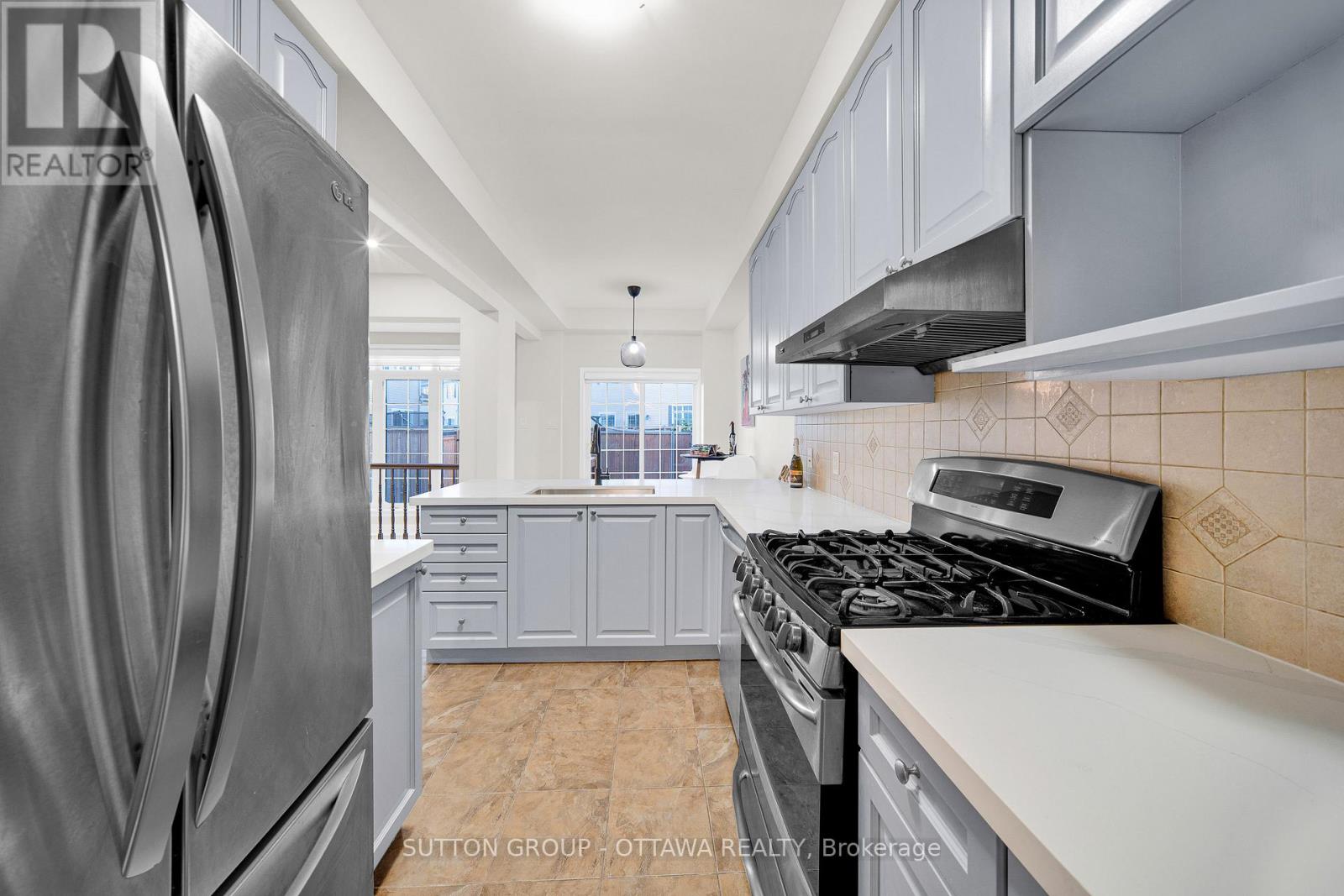 747 Oakglade Avenue, Ottawa, Ontario  K2M 0B5 - Photo 10 - X12442031