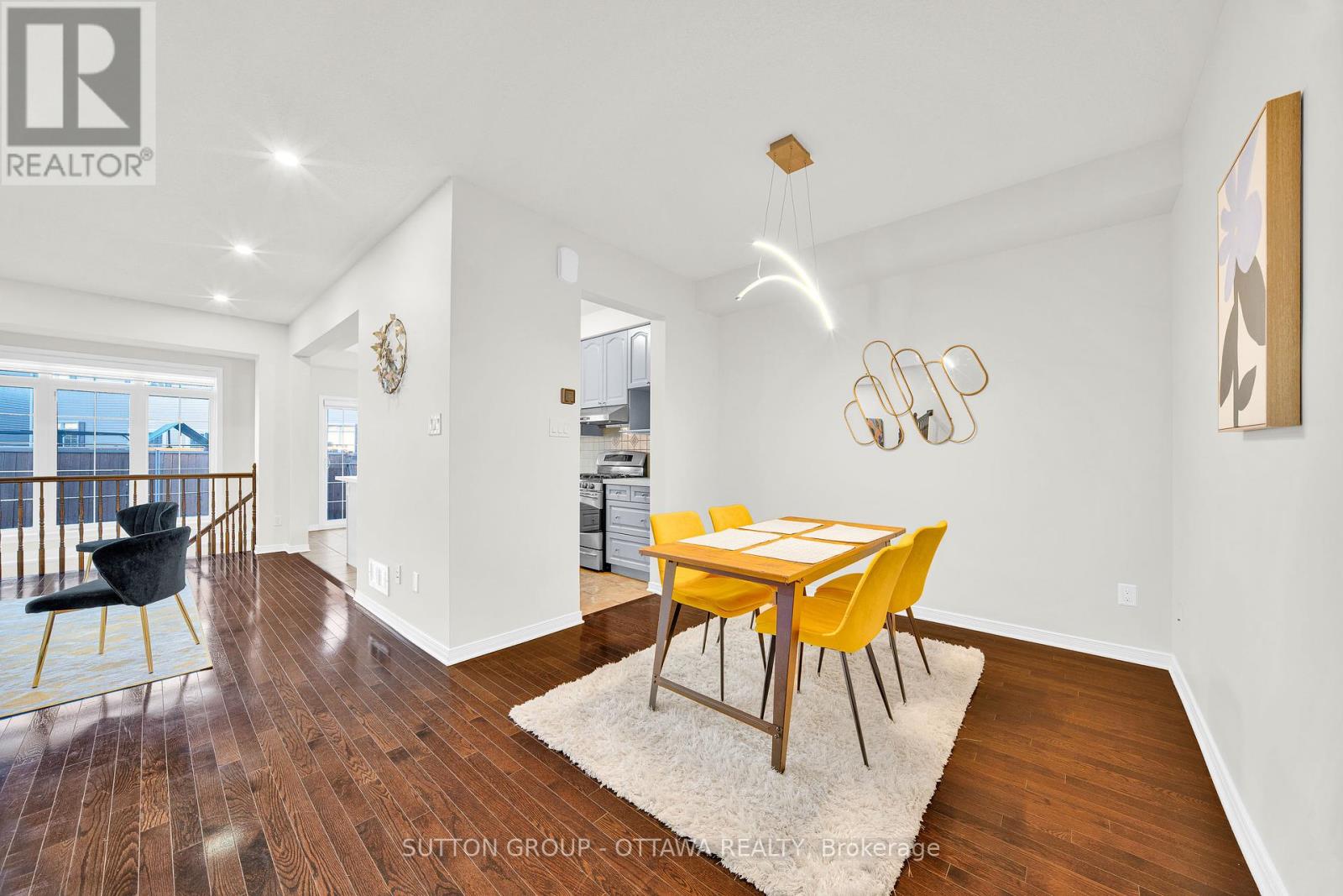 747 Oakglade Avenue, Ottawa, Ontario  K2M 0B5 - Photo 2 - X12442031