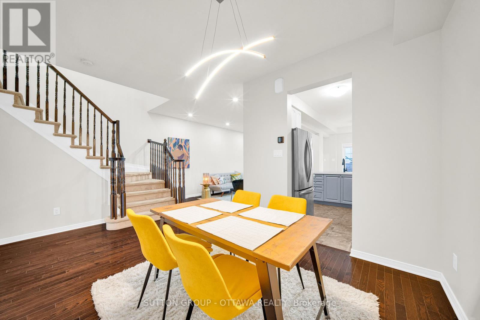 747 Oakglade Avenue, Ottawa, Ontario  K2M 0B5 - Photo 3 - X12442031