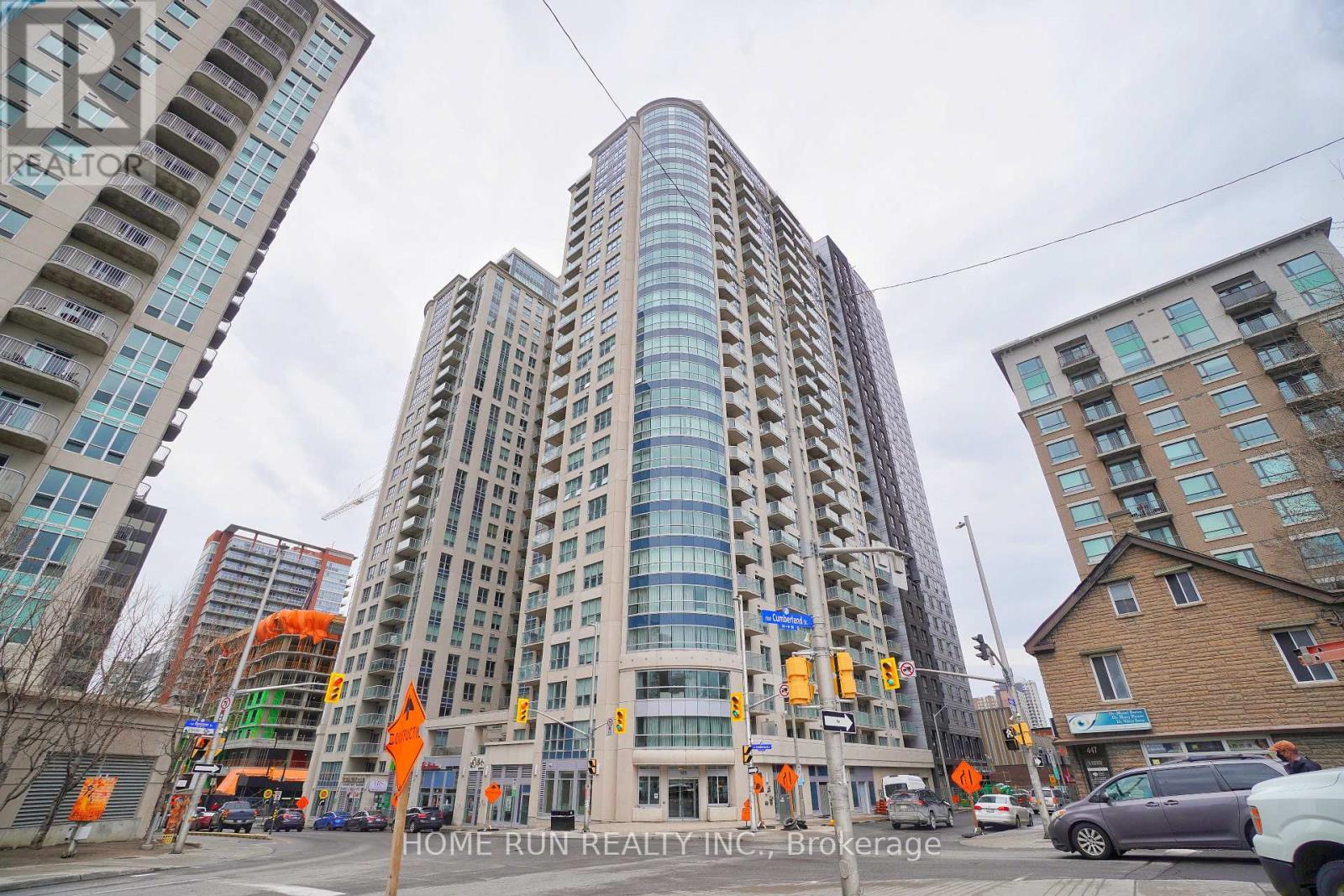 1704 - 195 Besserer Street, Ottawa, Ontario  K1N 0B6 - Photo 1 - X12442049