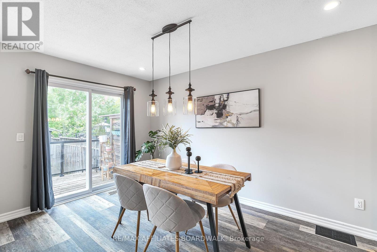 317 Glenbrae Avenue, Ottawa, Ontario  K2W 0B9 - Photo 12 - X12442075