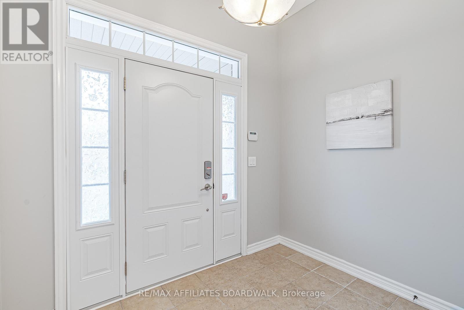 317 Glenbrae Avenue, Ottawa, Ontario  K2W 0B9 - Photo 3 - X12442075