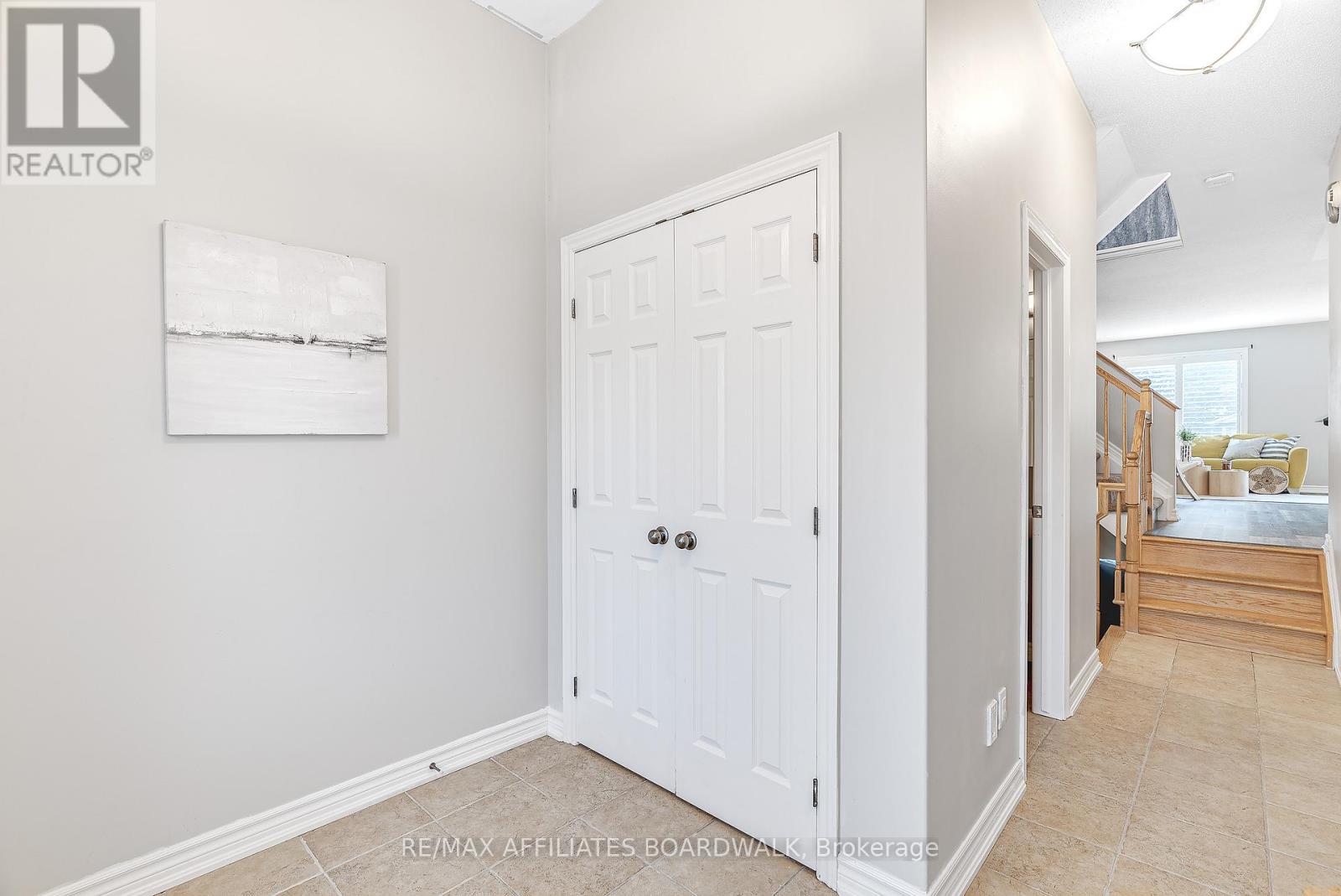 317 Glenbrae Avenue, Ottawa, Ontario  K2W 0B9 - Photo 4 - X12442075