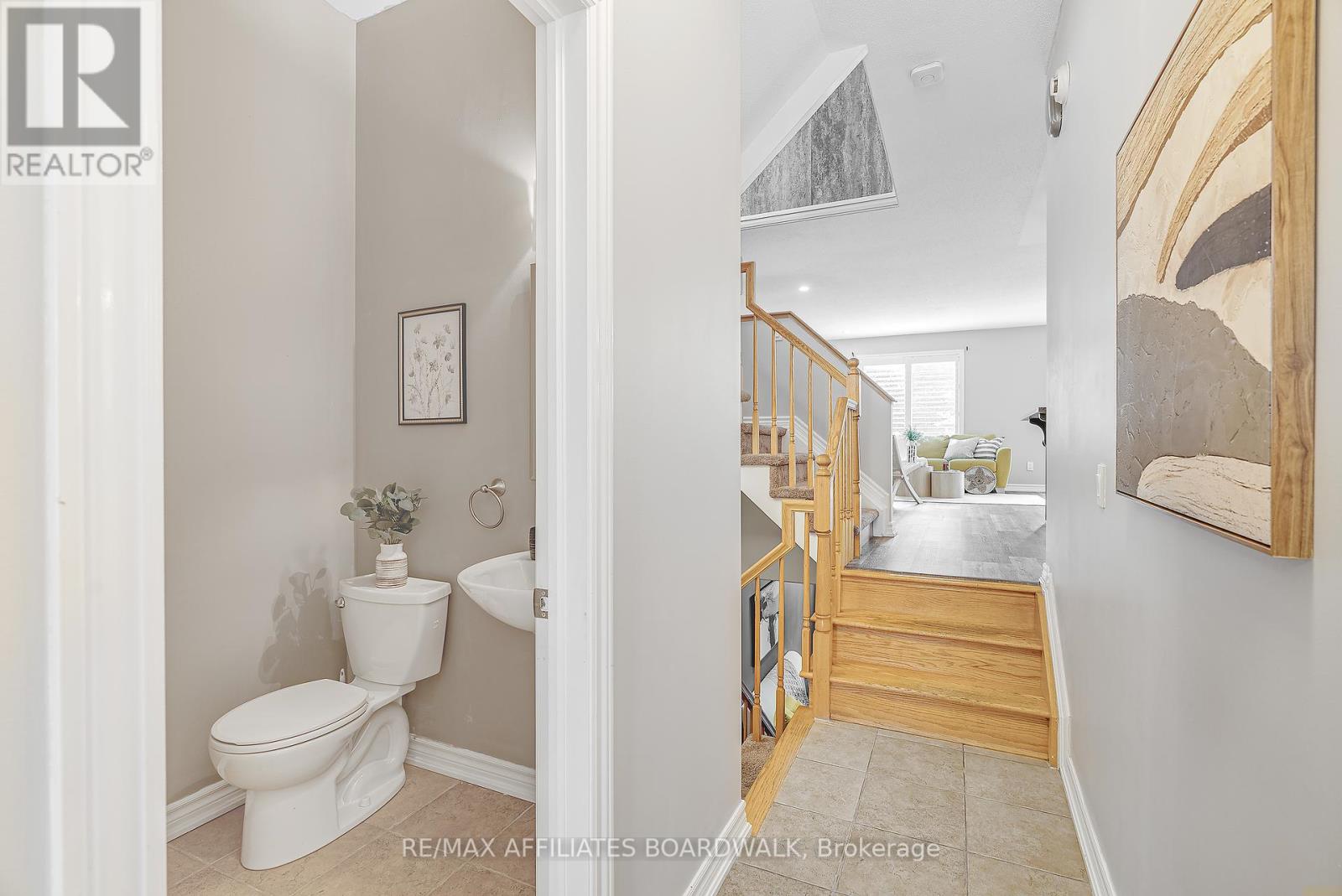 317 Glenbrae Avenue, Ottawa, Ontario  K2W 0B9 - Photo 5 - X12442075
