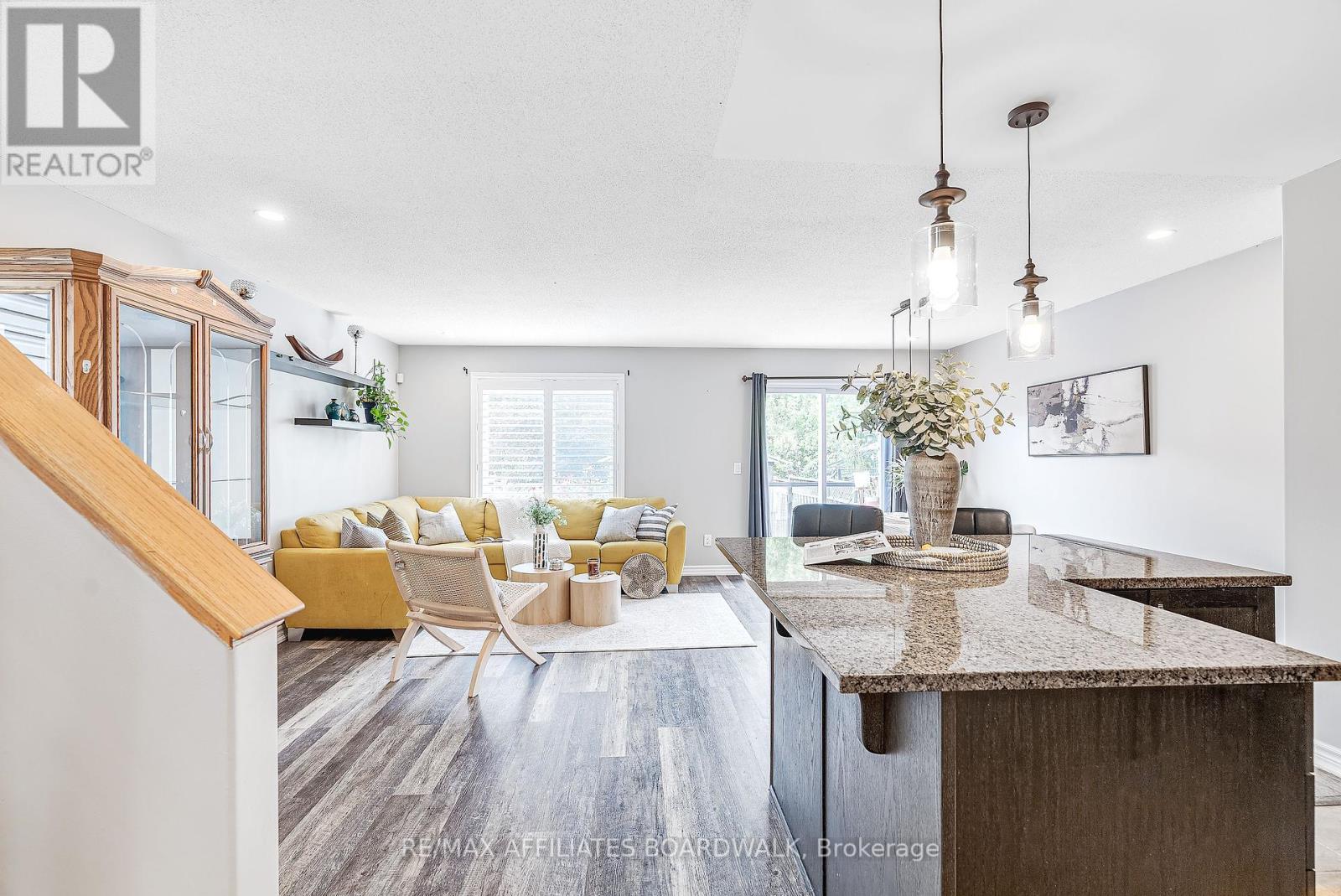317 Glenbrae Avenue, Ottawa, Ontario  K2W 0B9 - Photo 6 - X12442075