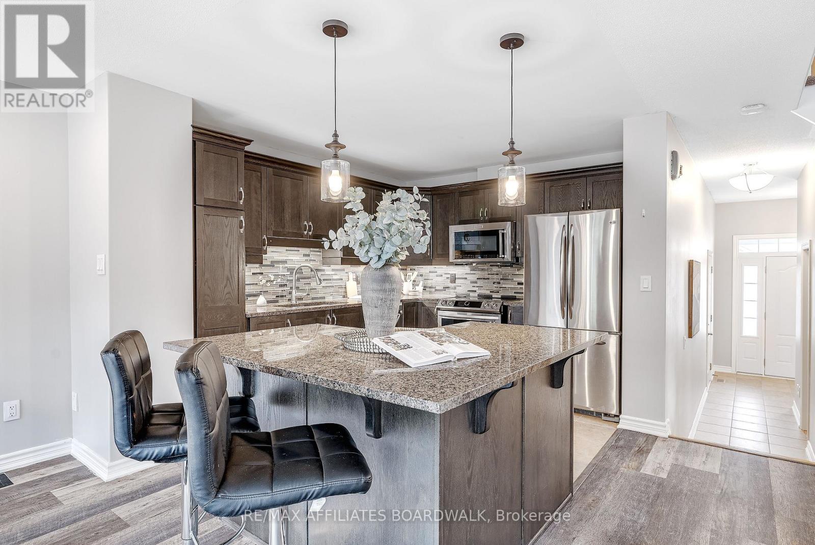 317 Glenbrae Avenue, Ottawa, Ontario  K2W 0B9 - Photo 7 - X12442075
