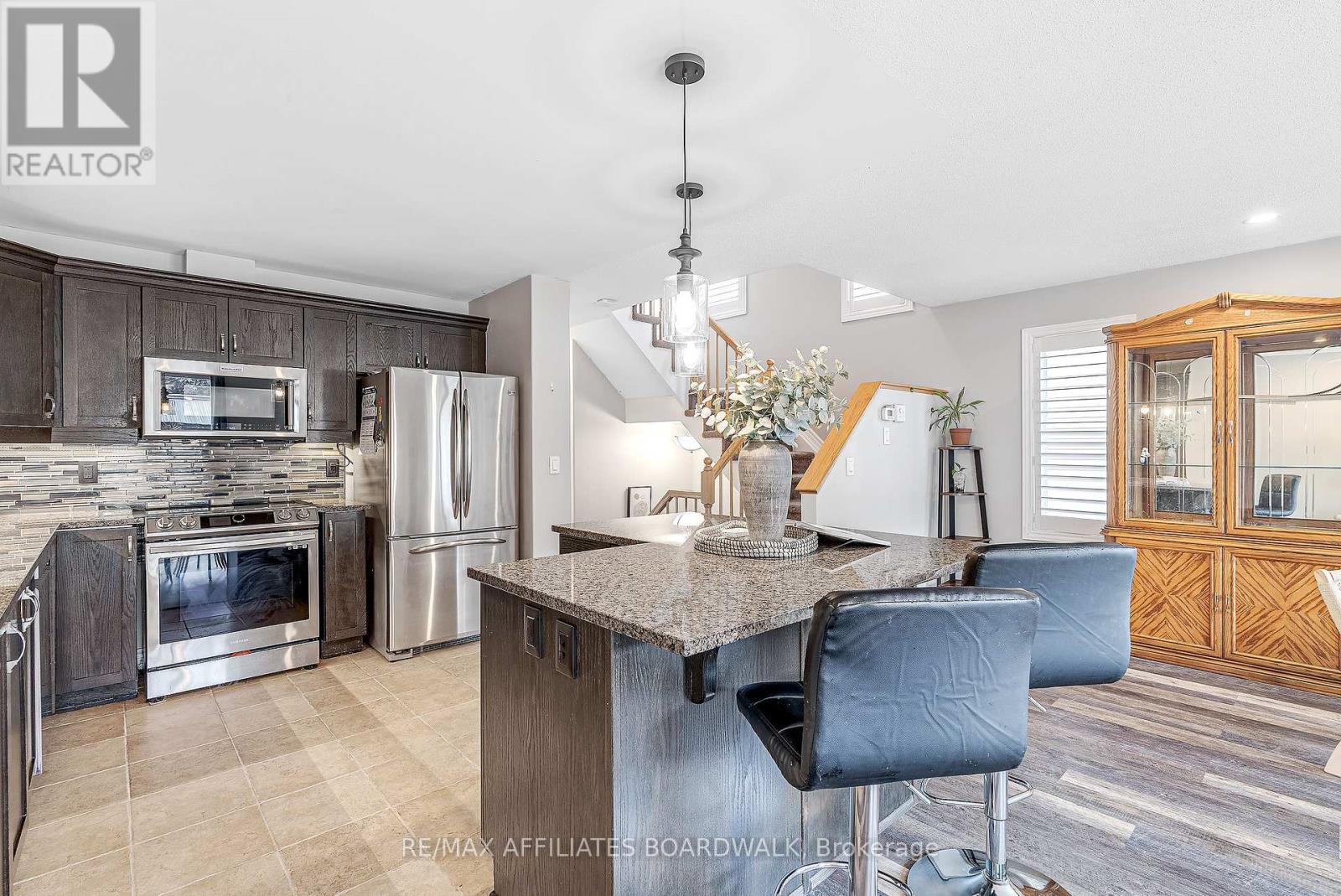 317 Glenbrae Avenue, Ottawa, Ontario  K2W 0B9 - Photo 9 - X12442075