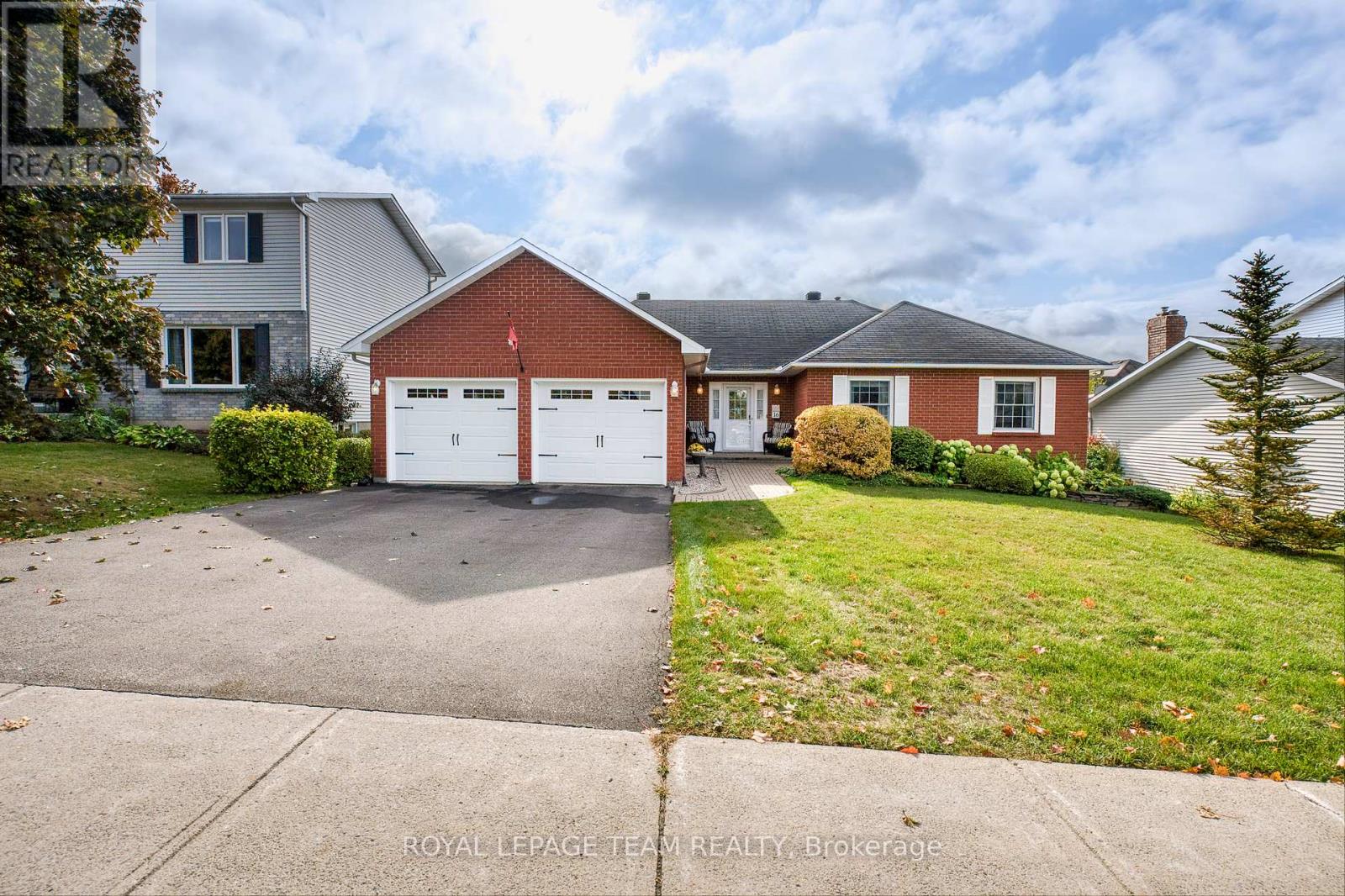 16 Tatra Street, Mississippi Mills, Ontario  K0A 1A0 - Photo 1 - X12442079