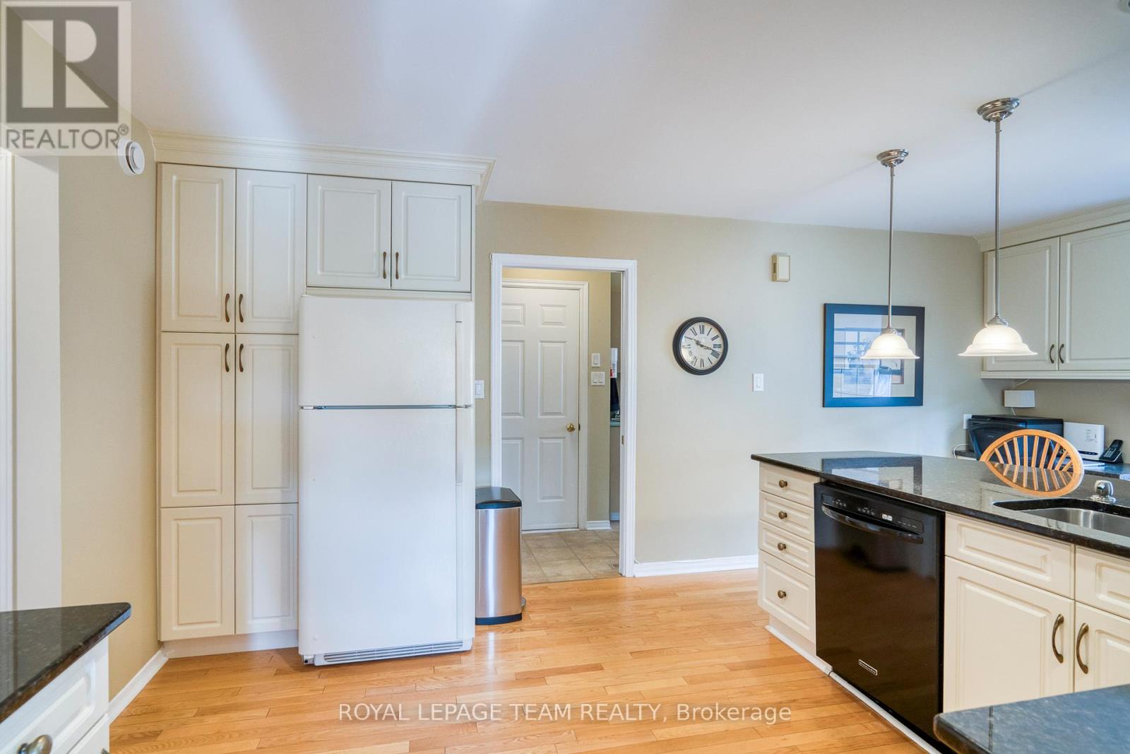 16 Tatra Street, Mississippi Mills, Ontario  K0A 1A0 - Photo 6 - X12442079