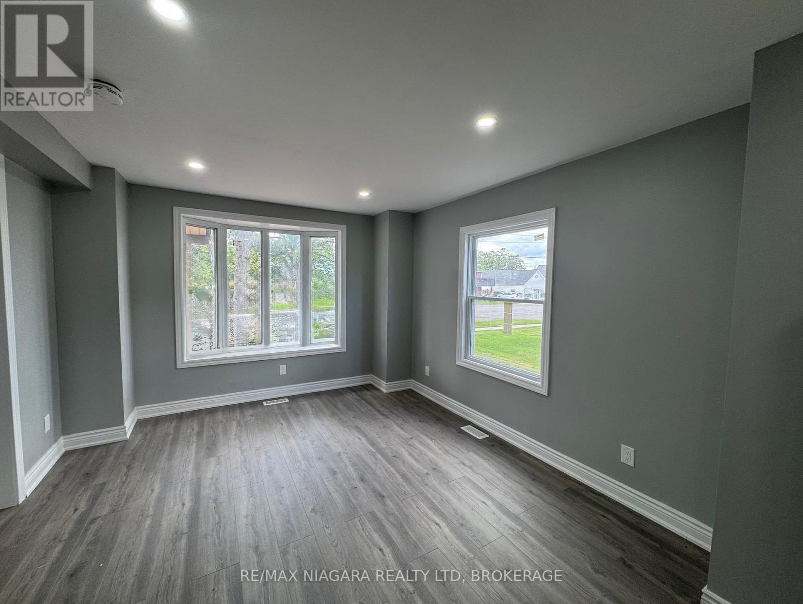 2505 Stevensville Road, Fort Erie, Ontario  L0S 1S0 - Photo 9 - X12442032