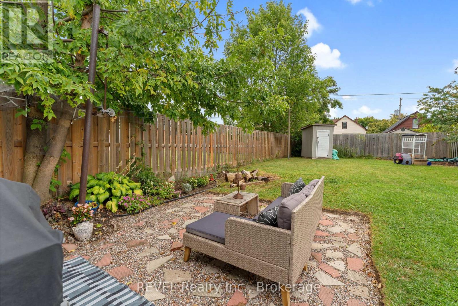 18 Crowland Avenue, Welland, Ontario  L3B 1W9 - Photo 28 - X12442091