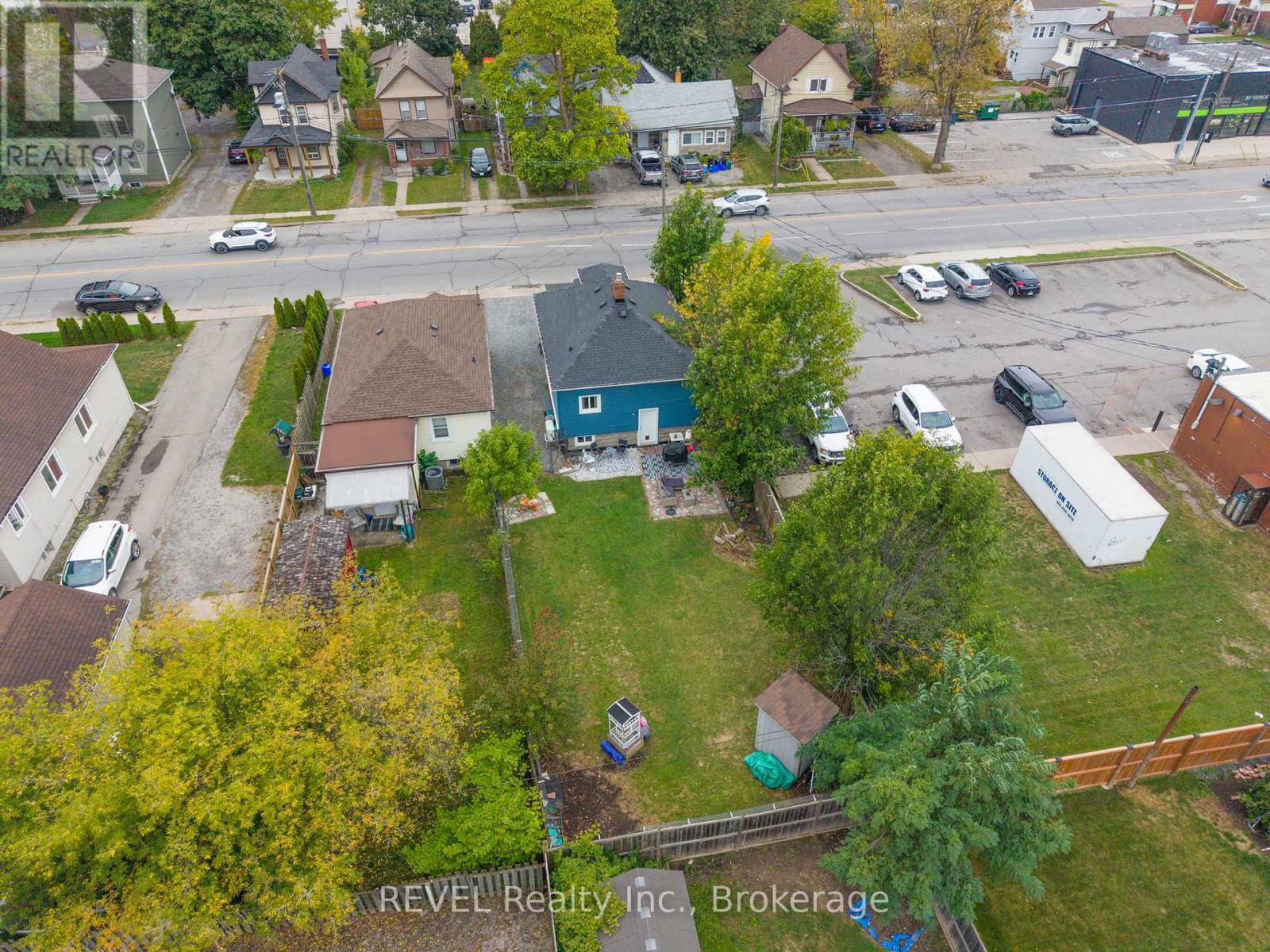 18 Crowland Avenue, Welland, Ontario  L3B 1W9 - Photo 35 - X12442091
