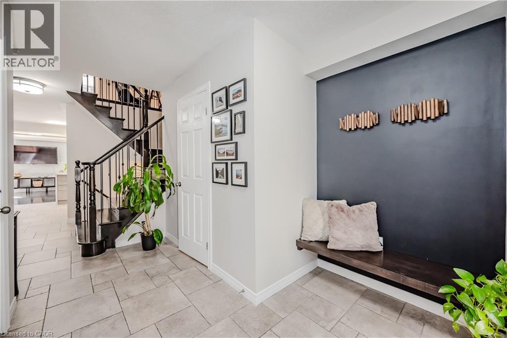 54 Geranium Avenue, Hamilton, Ontario  L0R 1P0 - Photo 3 - 40775911