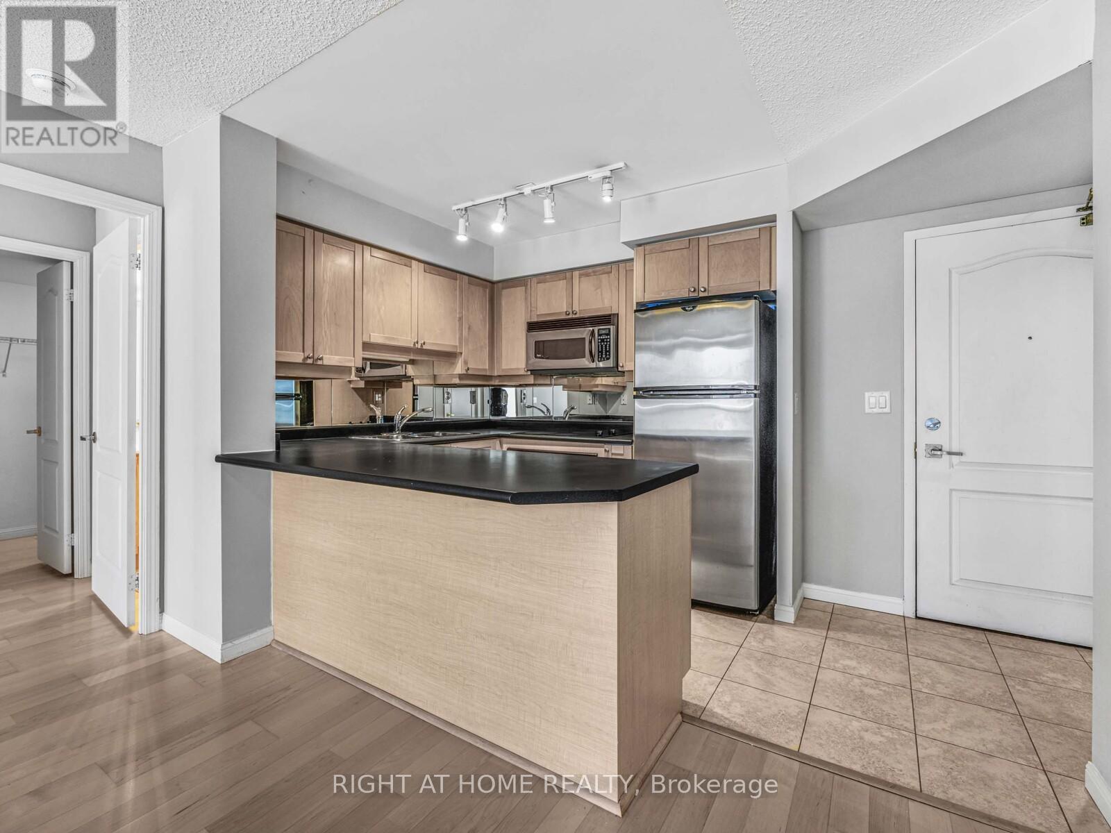 710 - 18 Stafford Street, Toronto, Ontario  M5V 3W4 - Photo 10 - C12442045