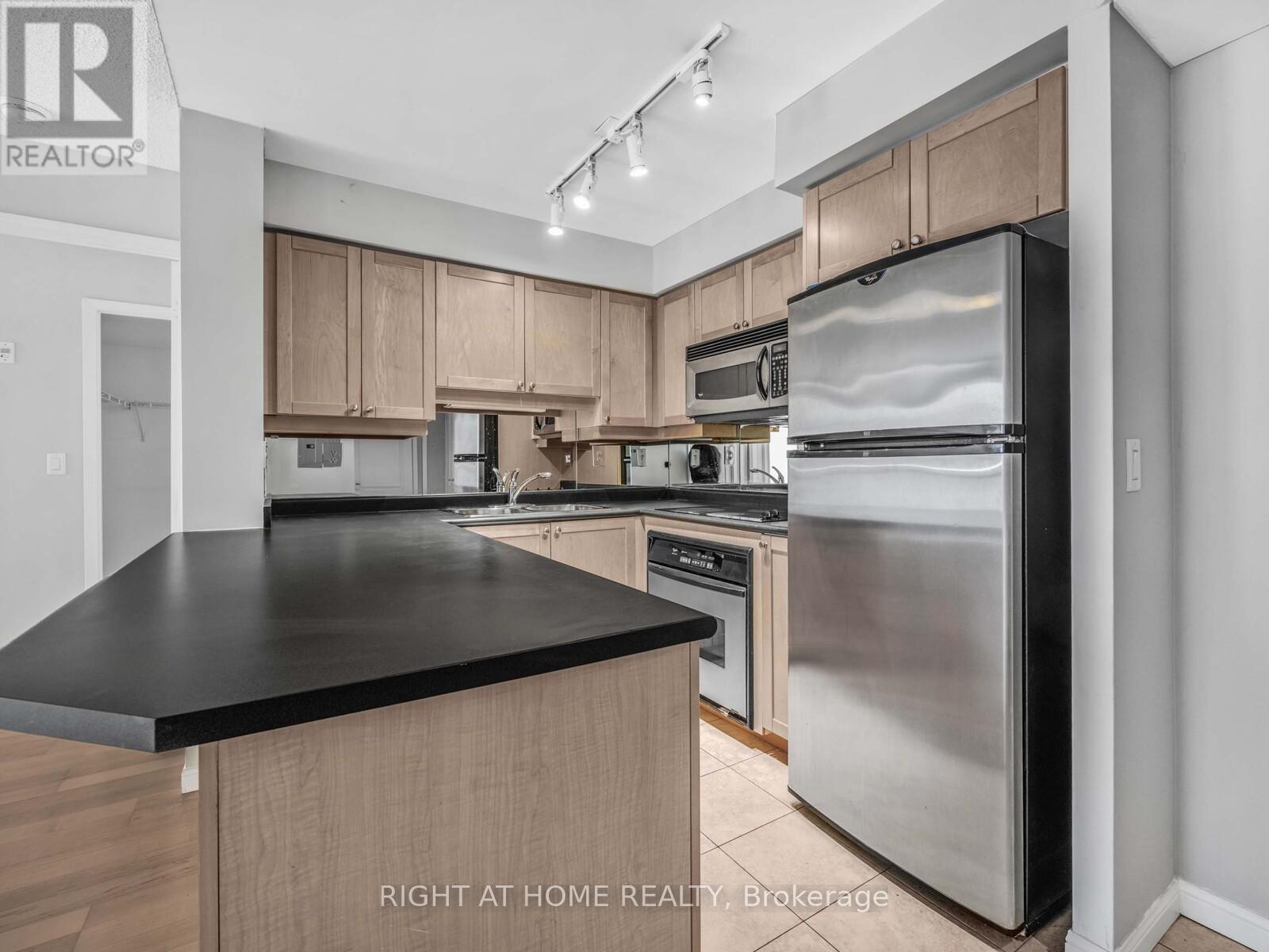 710 - 18 Stafford Street, Toronto, Ontario  M5V 3W4 - Photo 11 - C12442045