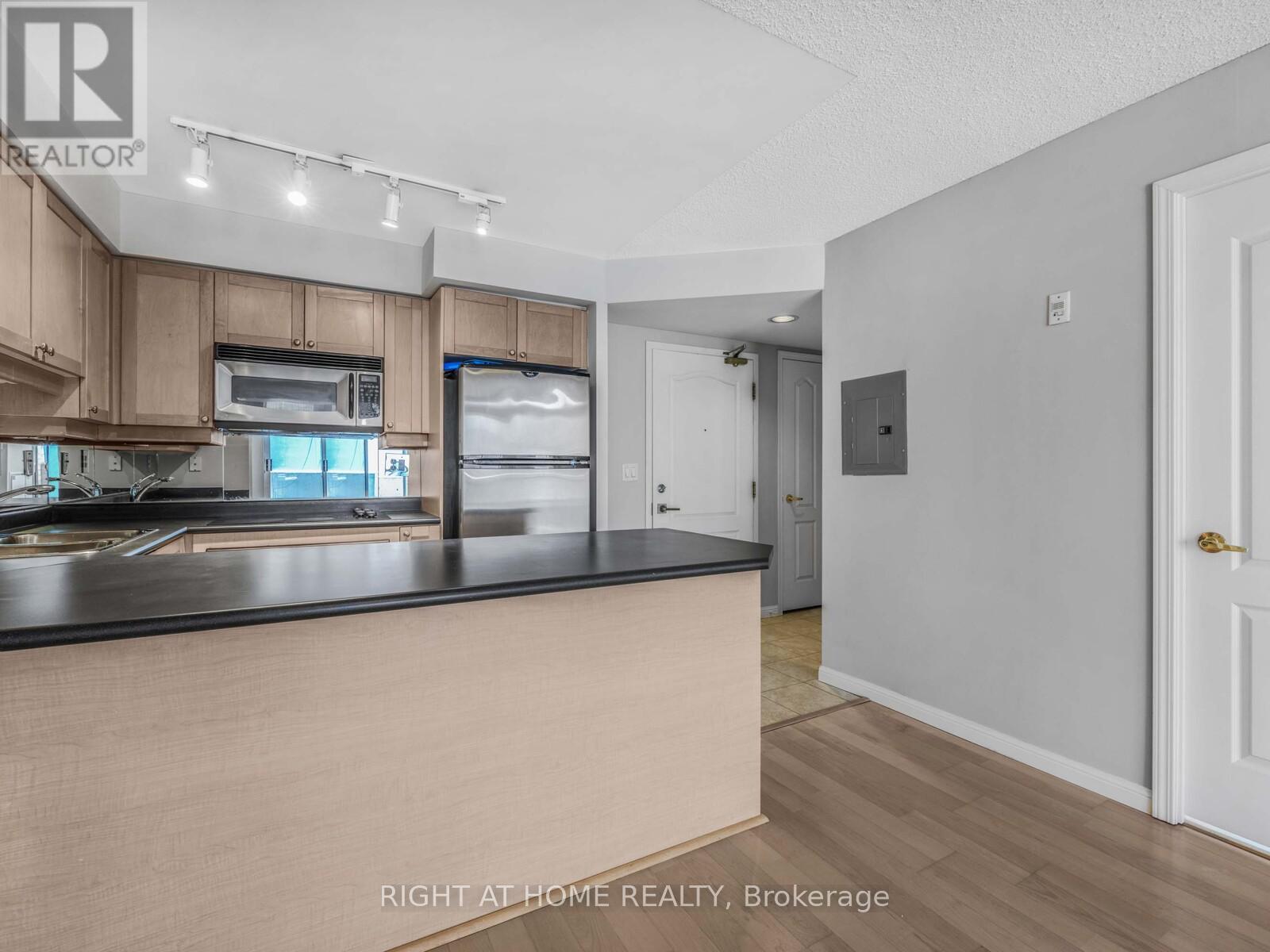 710 - 18 Stafford Street, Toronto, Ontario  M5V 3W4 - Photo 13 - C12442045