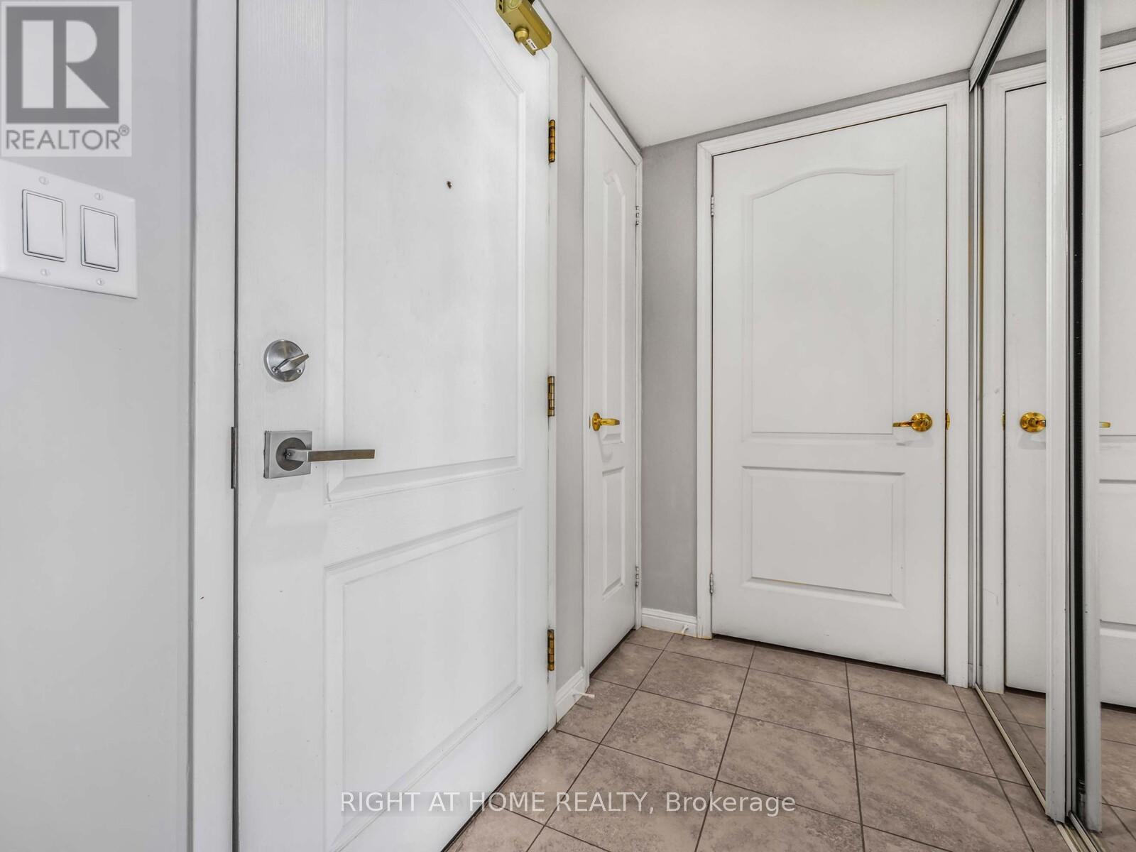 710 - 18 Stafford Street, Toronto, Ontario  M5V 3W4 - Photo 3 - C12442045