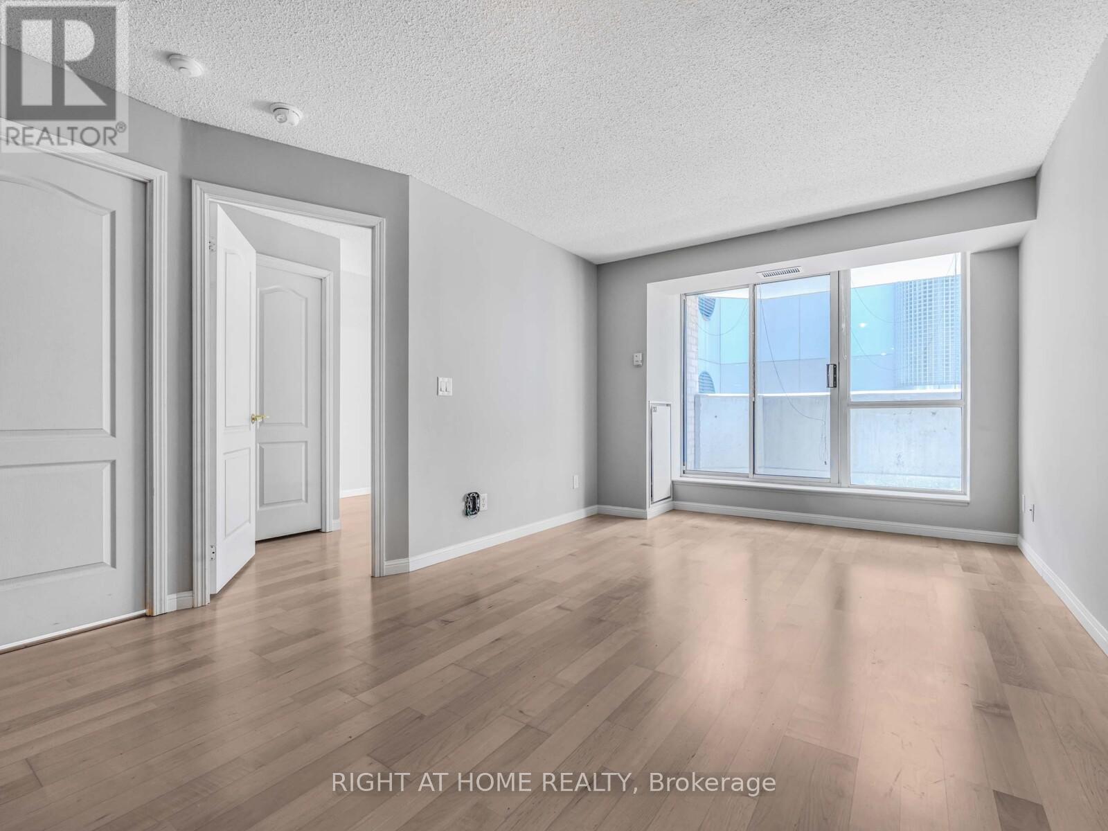 710 - 18 Stafford Street, Toronto, Ontario  M5V 3W4 - Photo 6 - C12442045