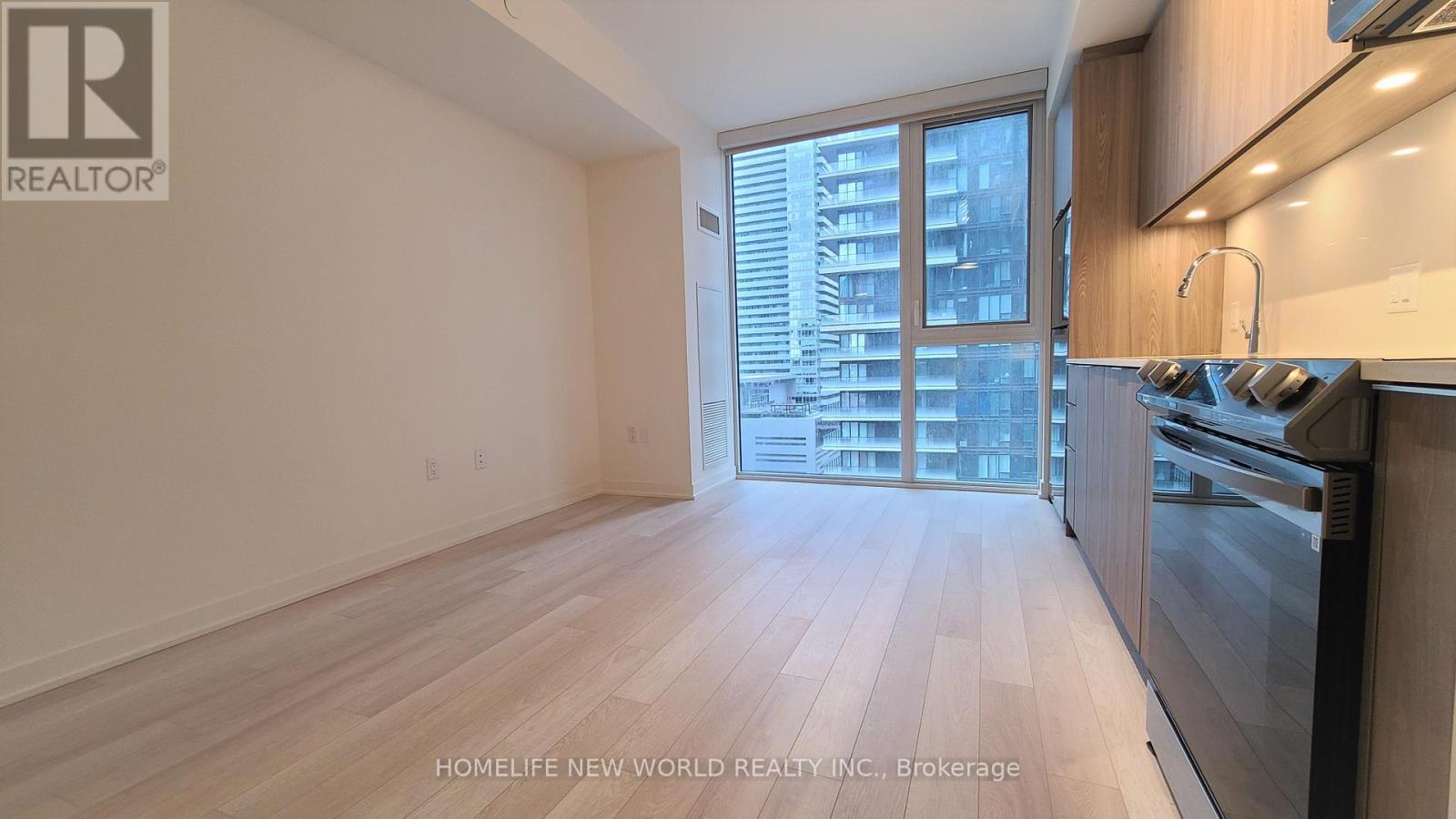 1305 - 357 King Street W, Toronto, Ontario  M5V 0S7 - Photo 5 - C12442056