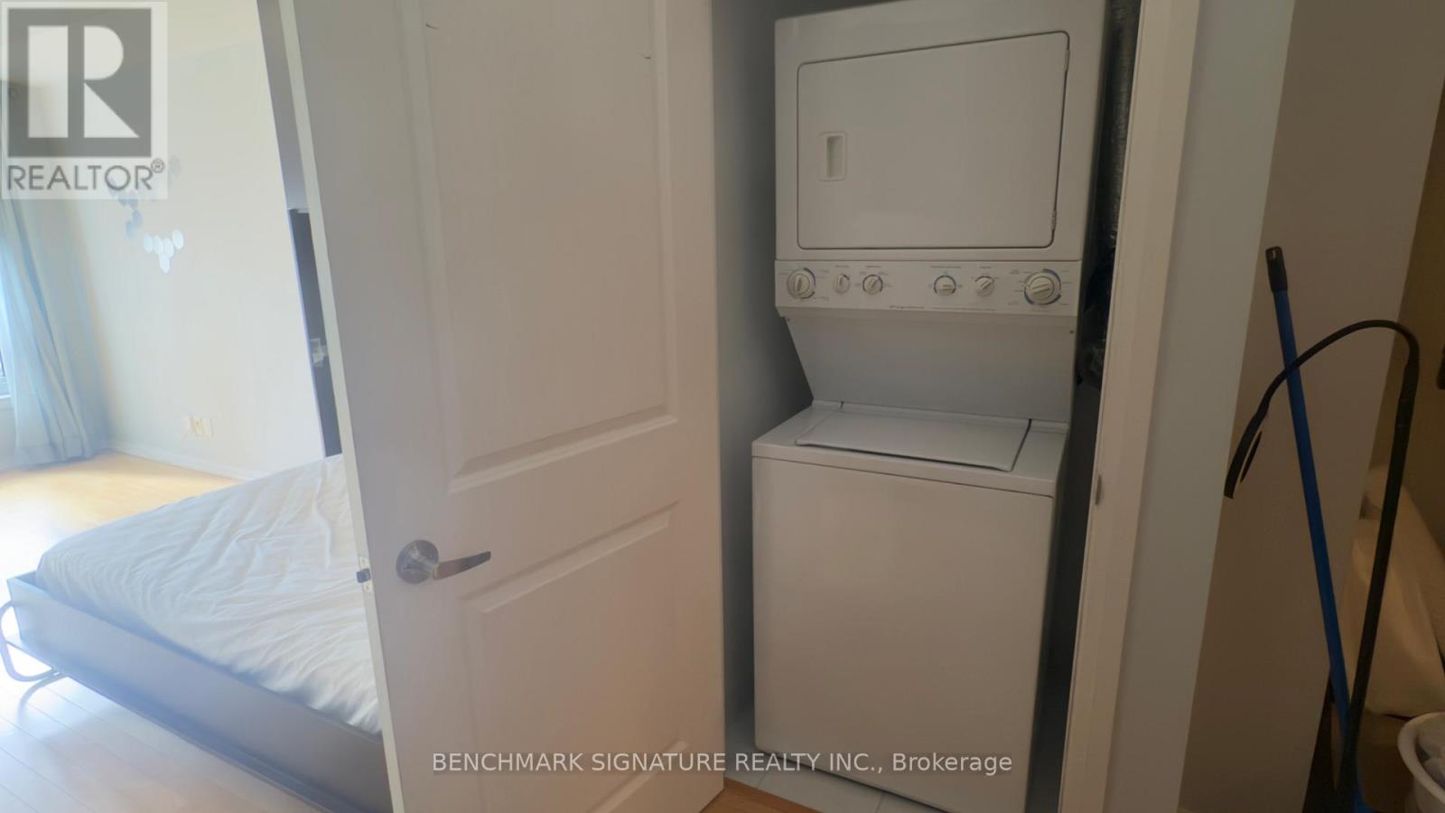 503 - 35 Hayden Street, Toronto, Ontario  M4Y 3C3 - Photo 9 - C12442062