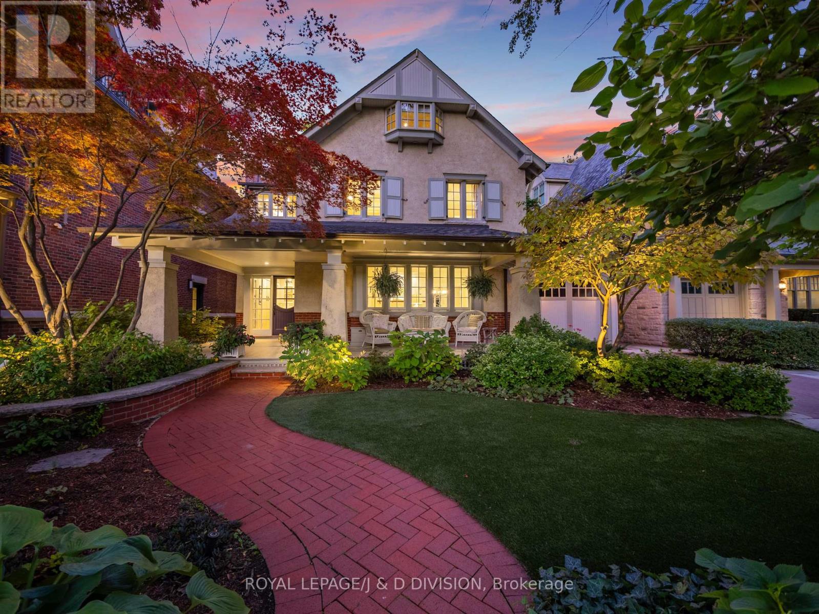 11 CORTLEIGH CRESCENT, Toronto, Ontario