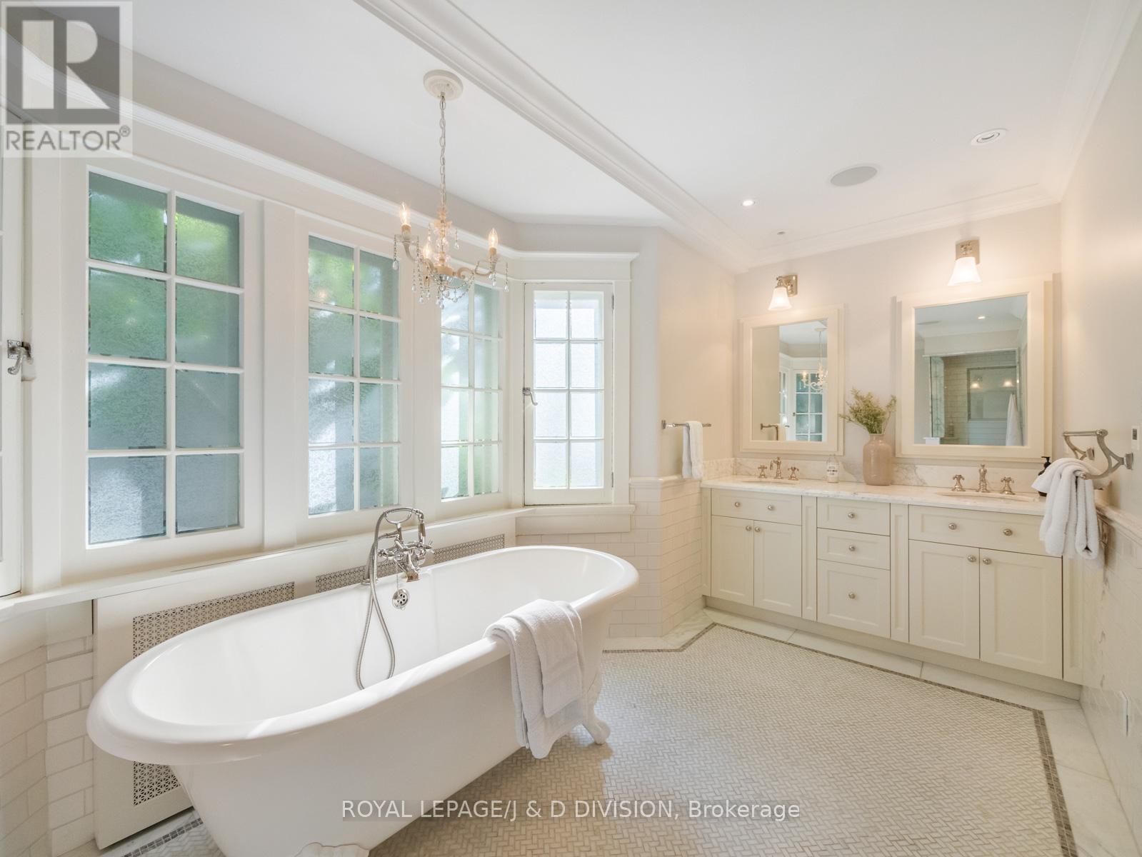 11 Cortleigh Crescent, Toronto, Ontario  M4R 2C6 - Photo 22 - C12442095