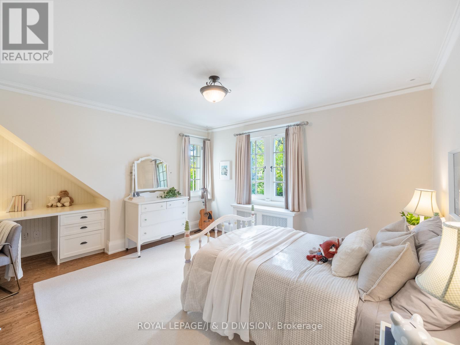 11 Cortleigh Crescent, Toronto, Ontario  M4R 2C6 - Photo 23 - C12442095