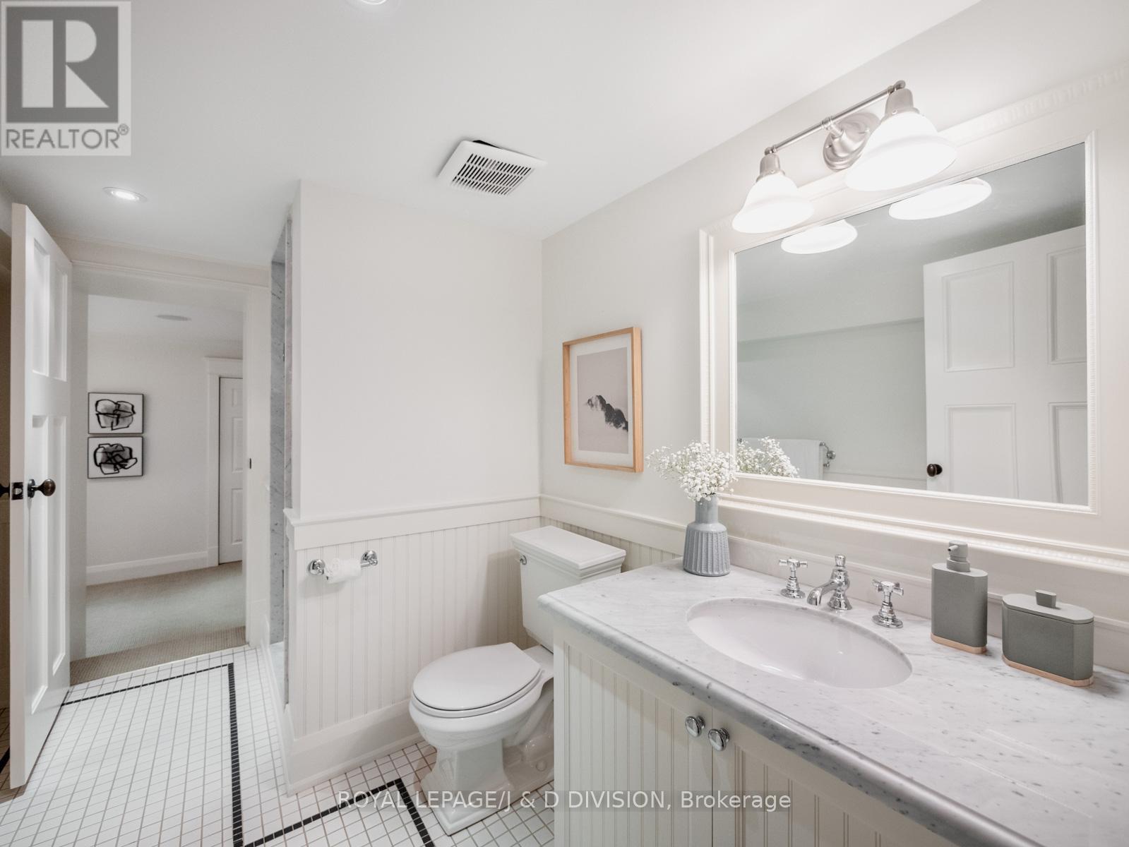 11 Cortleigh Crescent, Toronto, Ontario  M4R 2C6 - Photo 32 - C12442095