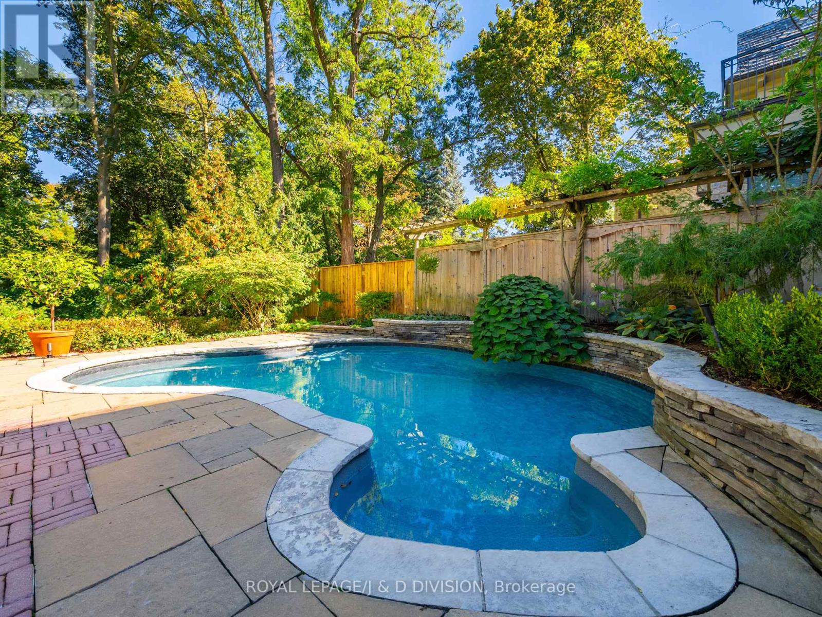 11 Cortleigh Crescent, Toronto, Ontario  M4R 2C6 - Photo 5 - C12442095