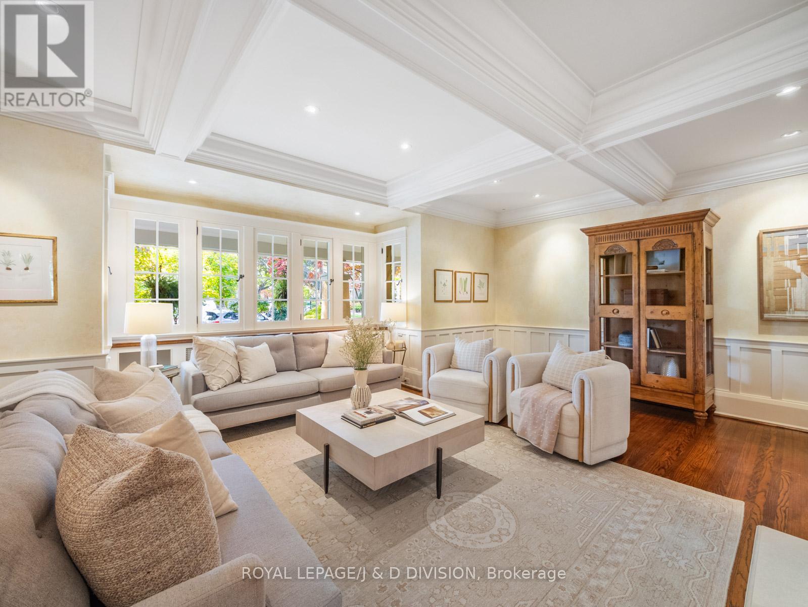 11 Cortleigh Crescent, Toronto, Ontario  M4R 2C6 - Photo 6 - C12442095