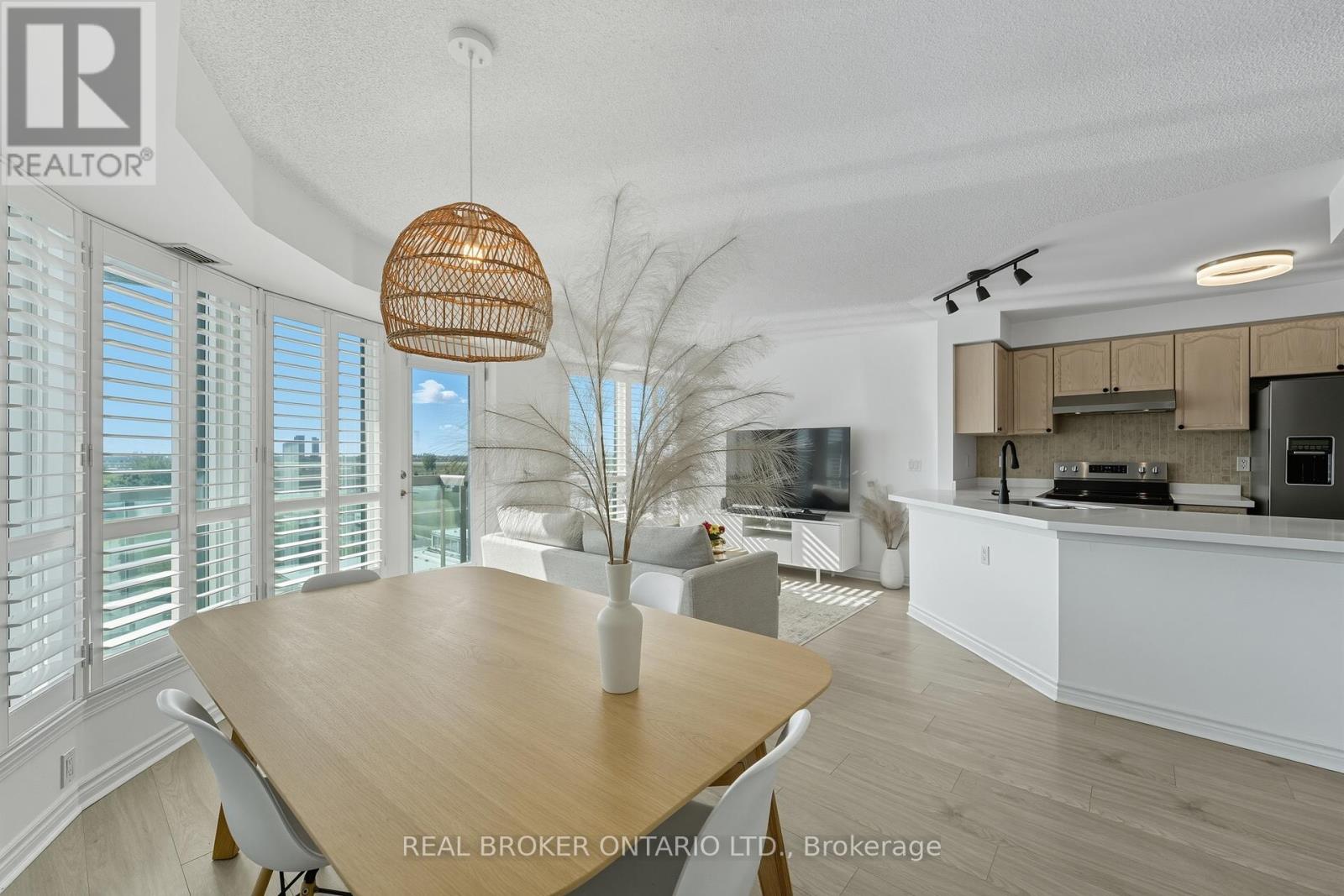 704 - 1030 Sheppard Avenue W, Toronto, Ontario  M3H 6C1 - Photo 2 - C12442104