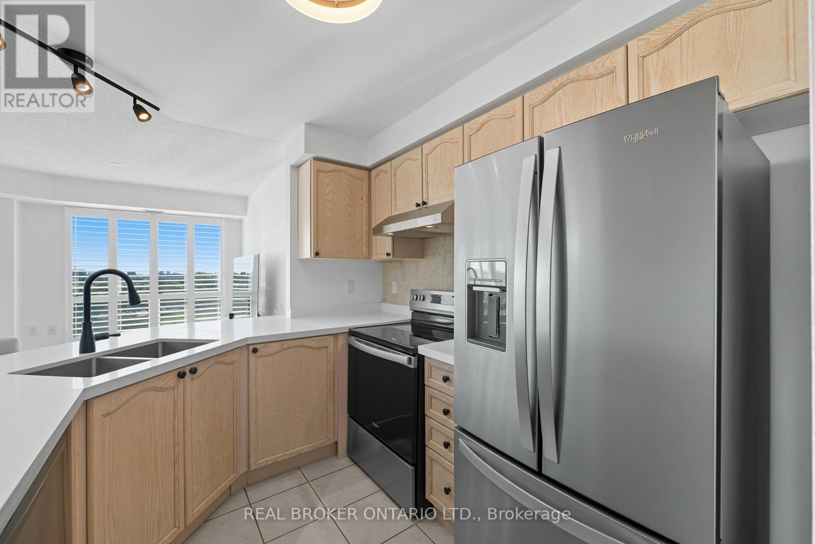 704 - 1030 Sheppard Avenue W, Toronto, Ontario  M3H 6C1 - Photo 9 - C12442104