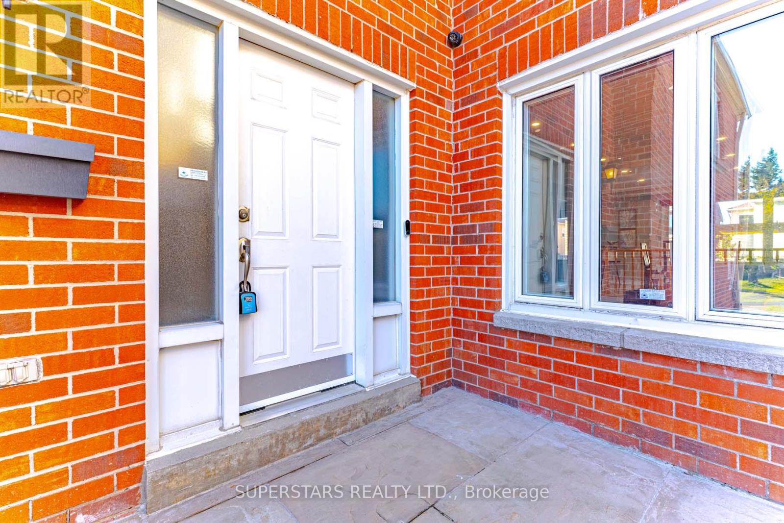 103 New Forest Square, Toronto, Ontario  M1V 2Z6 - Photo 4 - E12442050