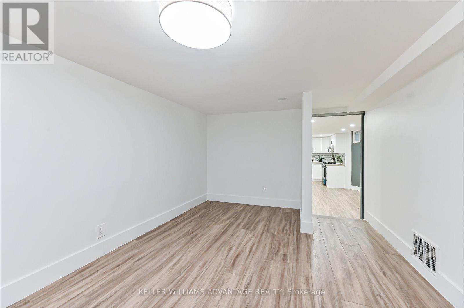 80 Victor Avenue, Toronto, Ontario  M4K 1A8 - Photo 14 - E12442098